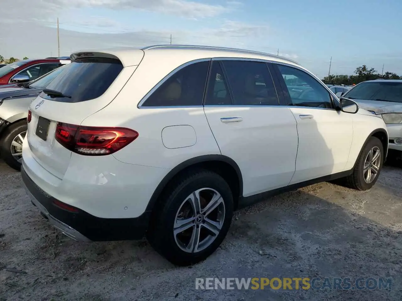 3 Фотография поврежденного автомобиля W1N0G8DBXMF927380 MERCEDES-BENZ GLC-CLASS 2021