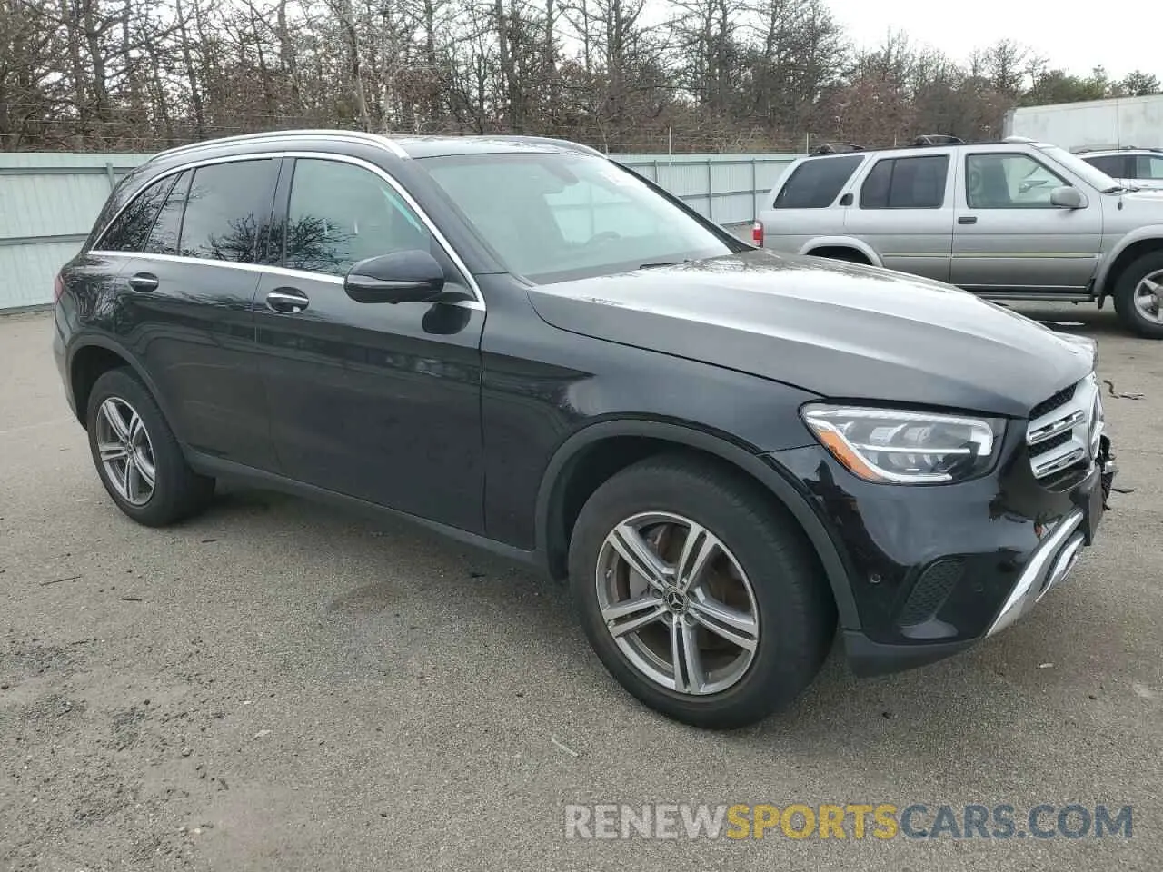 4 Photograph of a damaged car W1N0G8EB1MF893957 MERCEDES-BENZ GLC-CLASS 2021