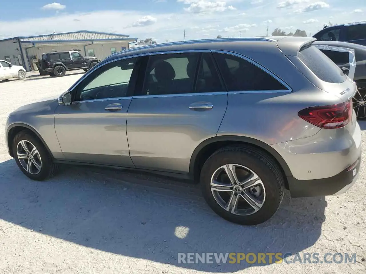 2 Photograph of a damaged car W1N0G8EB2MF904366 MERCEDES-BENZ GLC-CLASS 2021