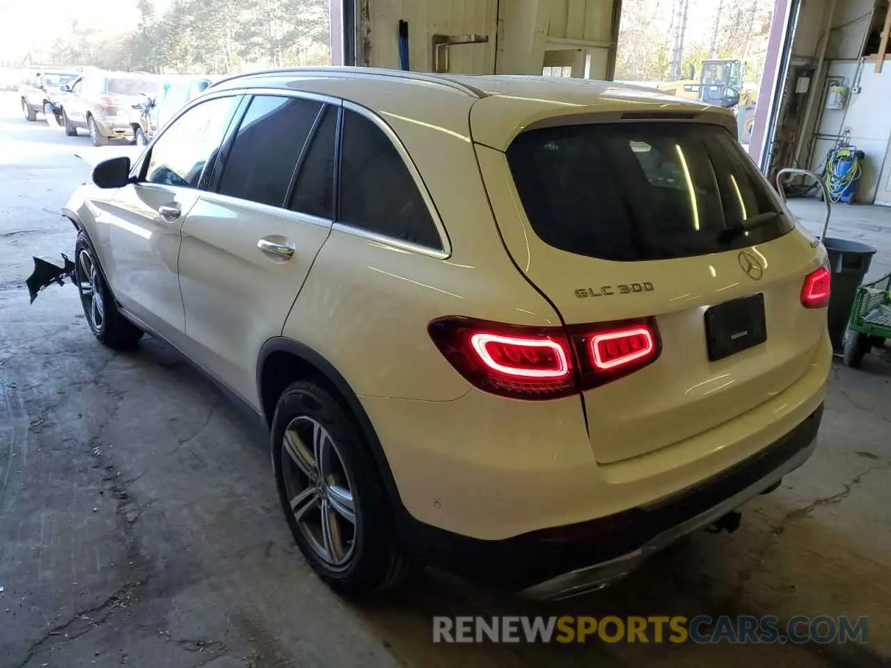 3 Photograph of a damaged car W1N0G8EBXMV298269 MERCEDES-BENZ GLC-CLASS 2021