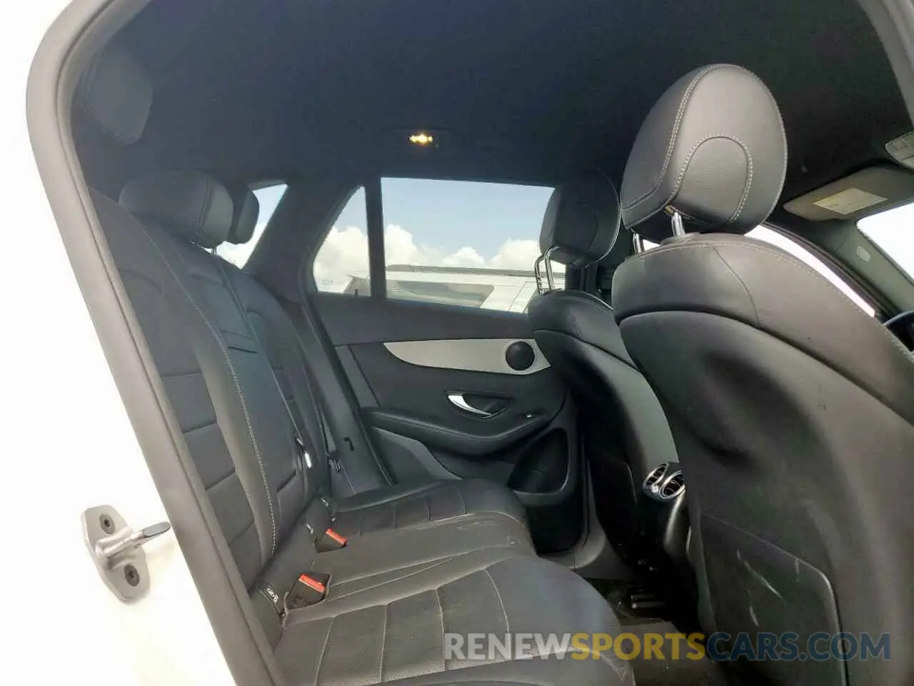 11 Photograph of a damaged car W1N0G8DB0NG093759 MERCEDES-BENZ GLC-CLASS 2022