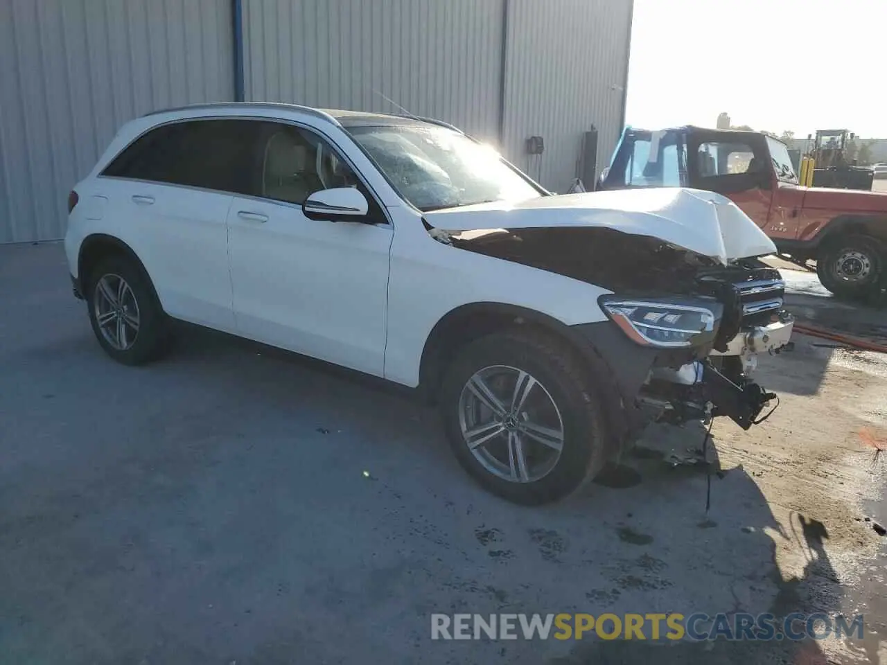4 Photograph of a damaged car W1N0G8DB6NV387338 MERCEDES-BENZ GLC-CLASS 2022