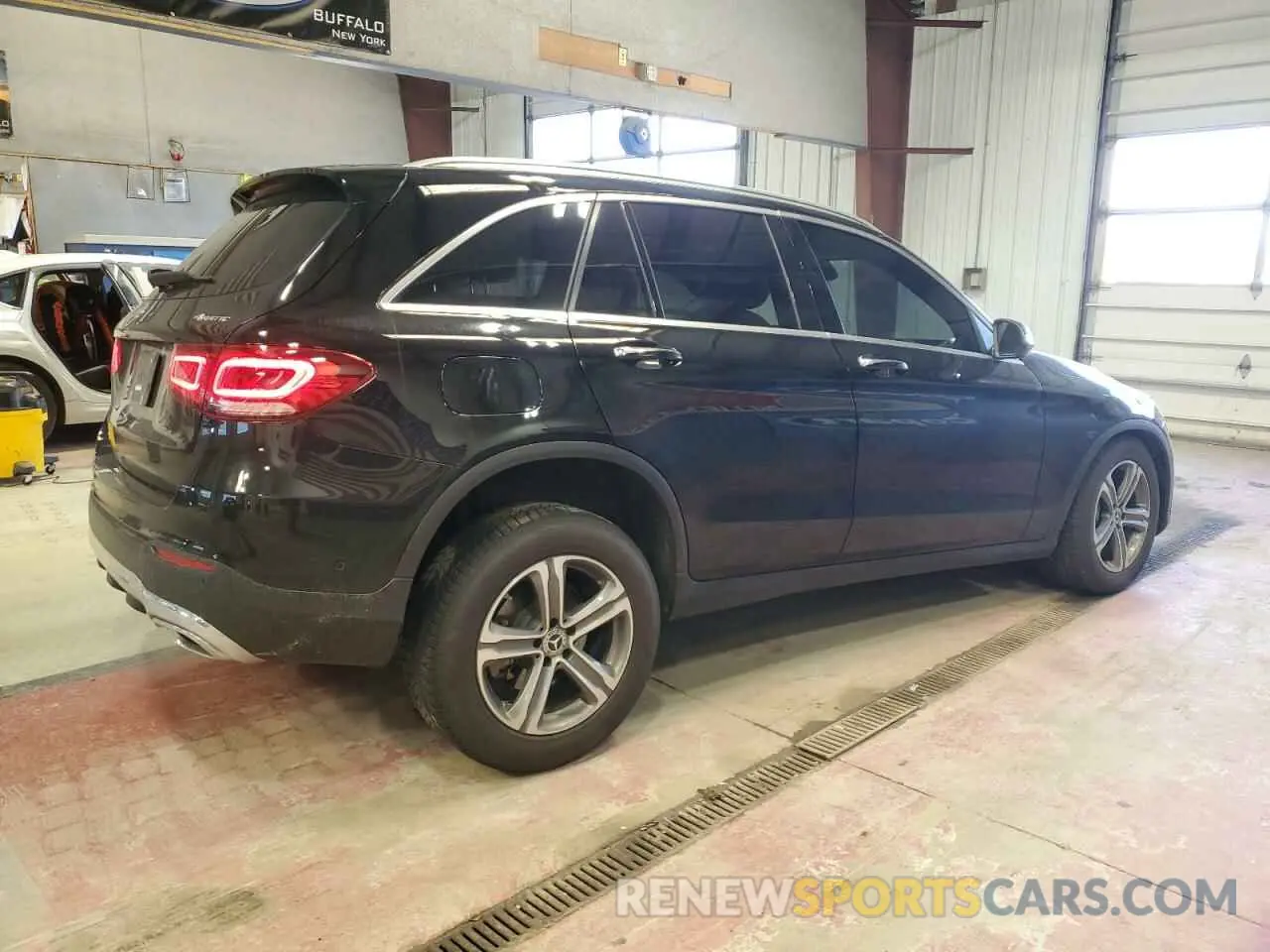 3 Photograph of a damaged car W1N0G8EB0NV378147 MERCEDES-BENZ GLC-CLASS 2022