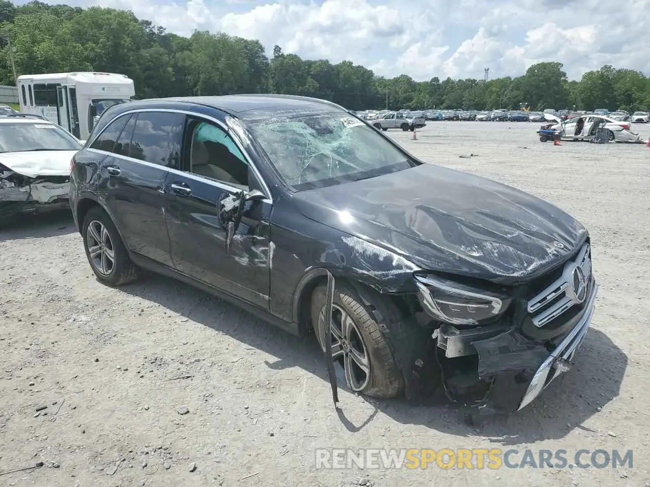 4 Photograph of a damaged car W1N0G8EBXNV398762 MERCEDES-BENZ GLC-CLASS 2022