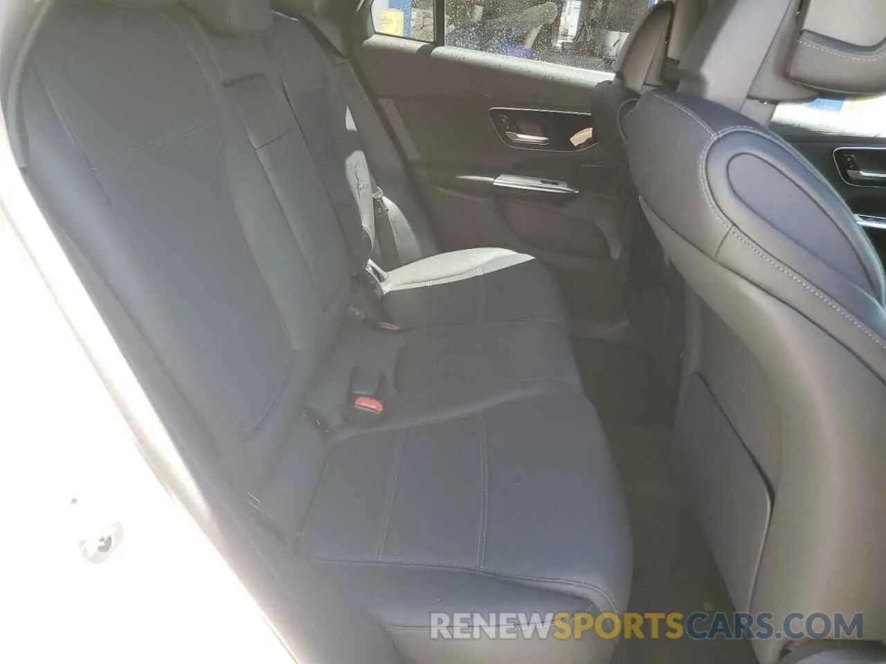 10 Photograph of a damaged car W1NKM4GB7RF188465 MERCEDES-BENZ GLC-CLASS 2024