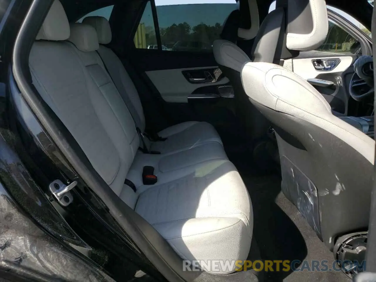 11 Photograph of a damaged car W1NKM4GBXRU039396 MERCEDES-BENZ GLC-CLASS 2024