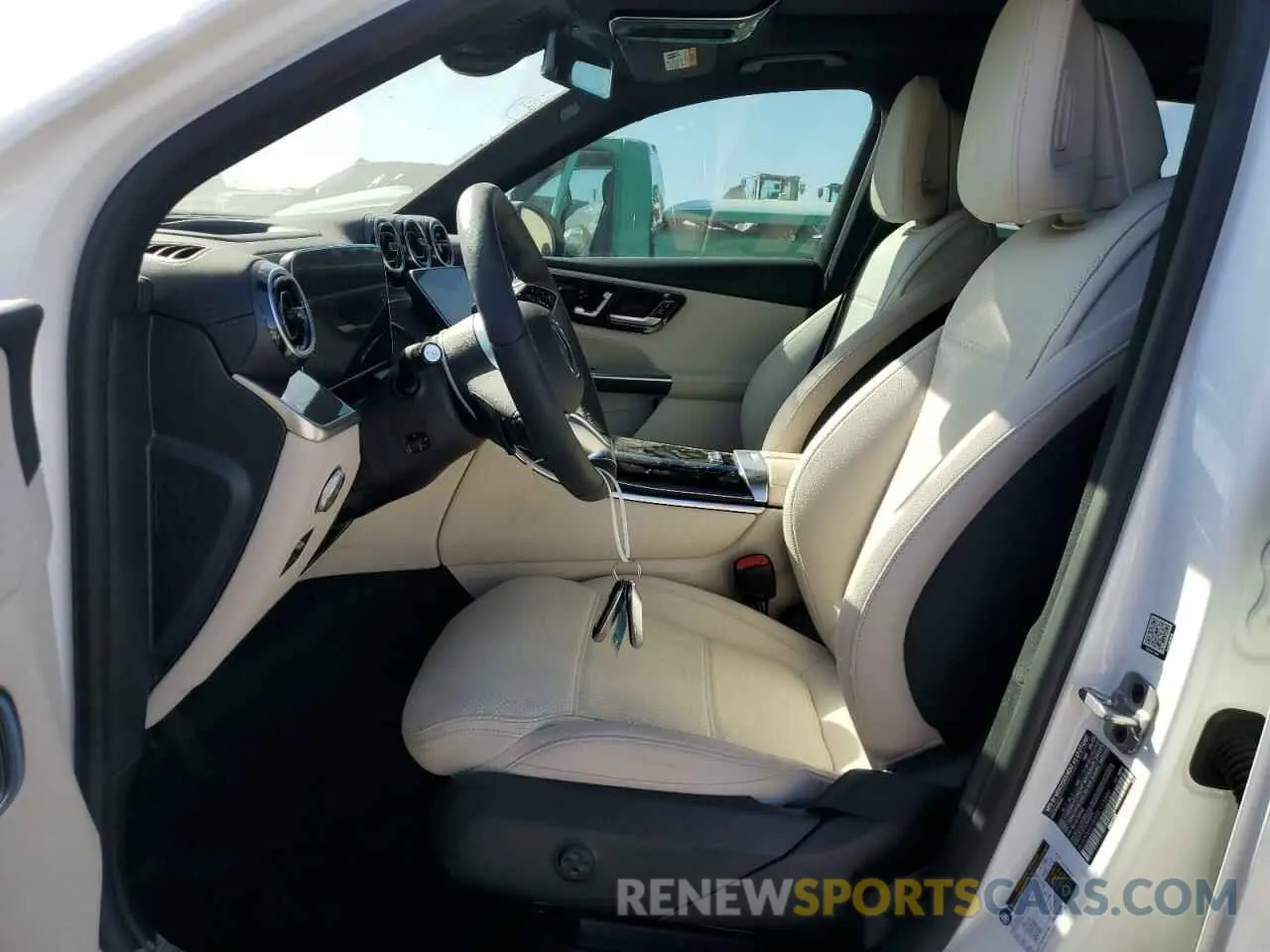 7 Фотография поврежденного автомобиля W1NKM4HB6RF163880 MERCEDES-BENZ GLC-CLASS 2024