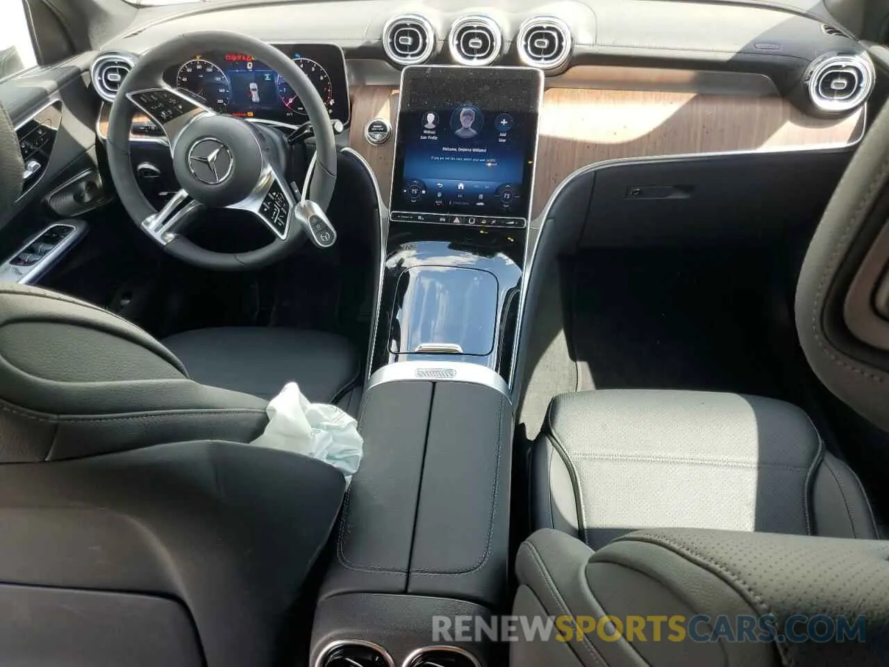 8 Photograph of a damaged car W1NKM4HB7SF296928 MERCEDES-BENZ GLC-CLASS 2025