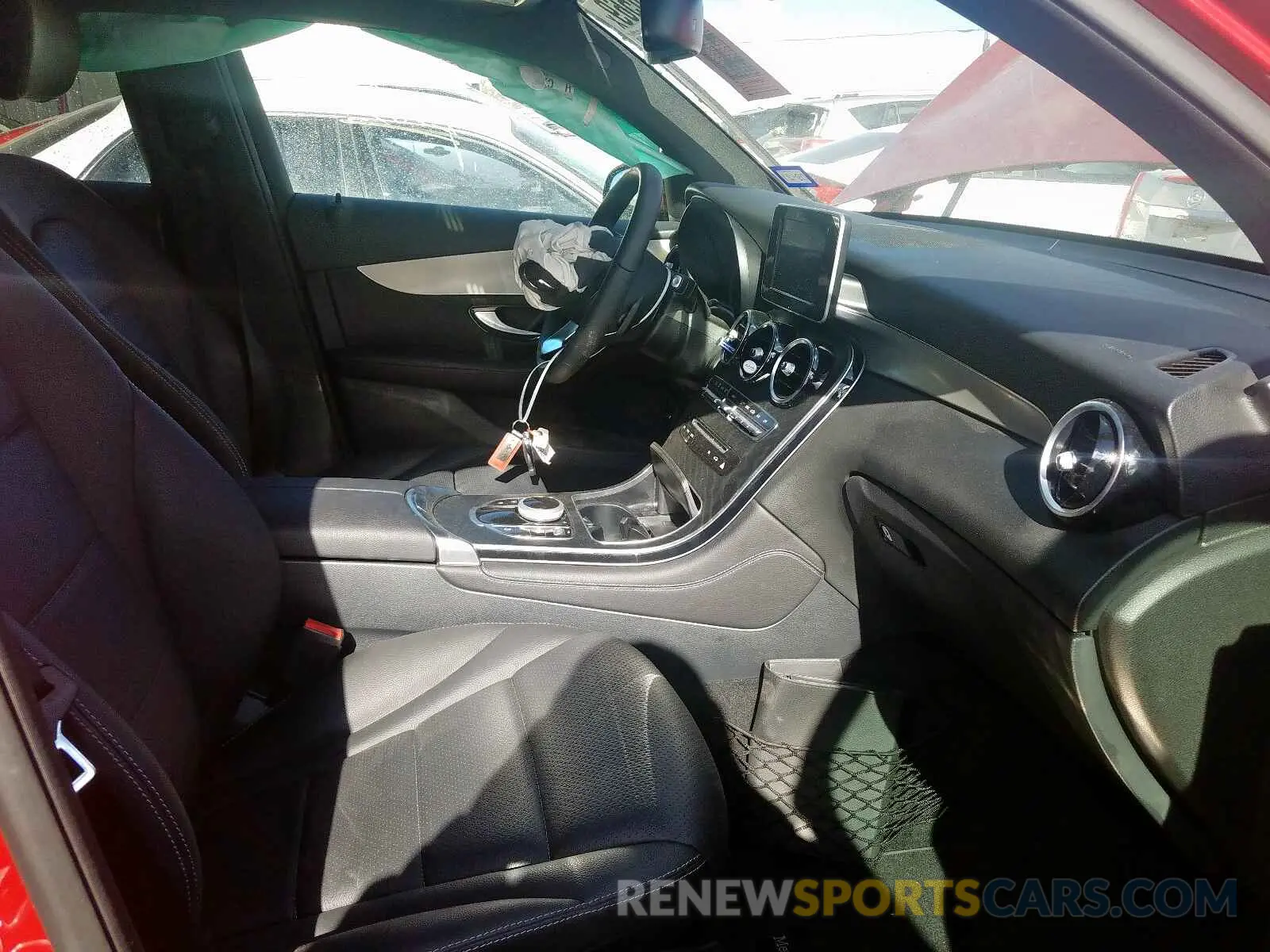 5 Photograph of a damaged car WDC0J4KB5KF574123 MERCEDES-BENZ GLC COUPE 2019