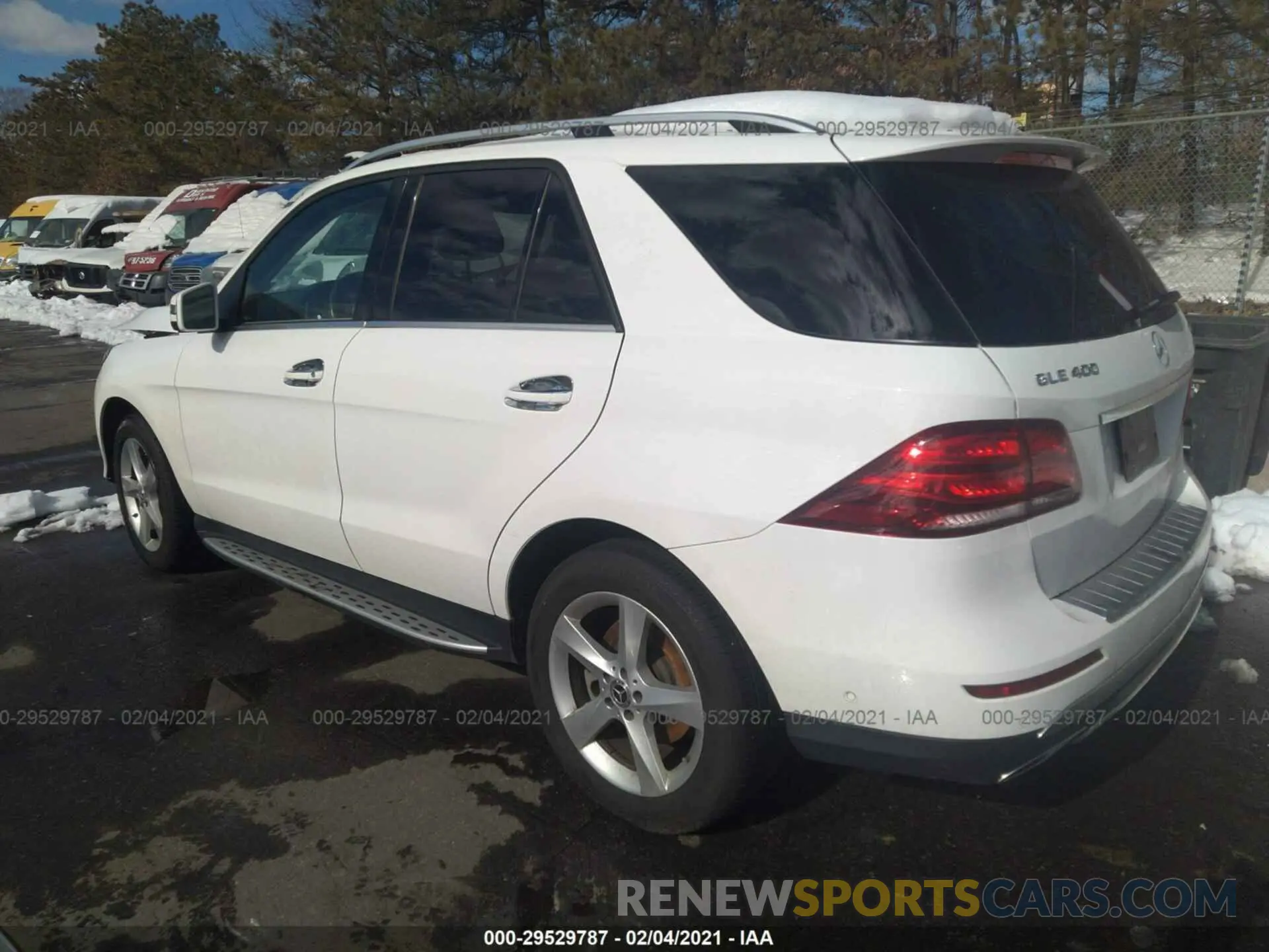 3 Photograph of a damaged car 4JGDA5GB9KB217052 MERCEDES-BENZ GLE 2019