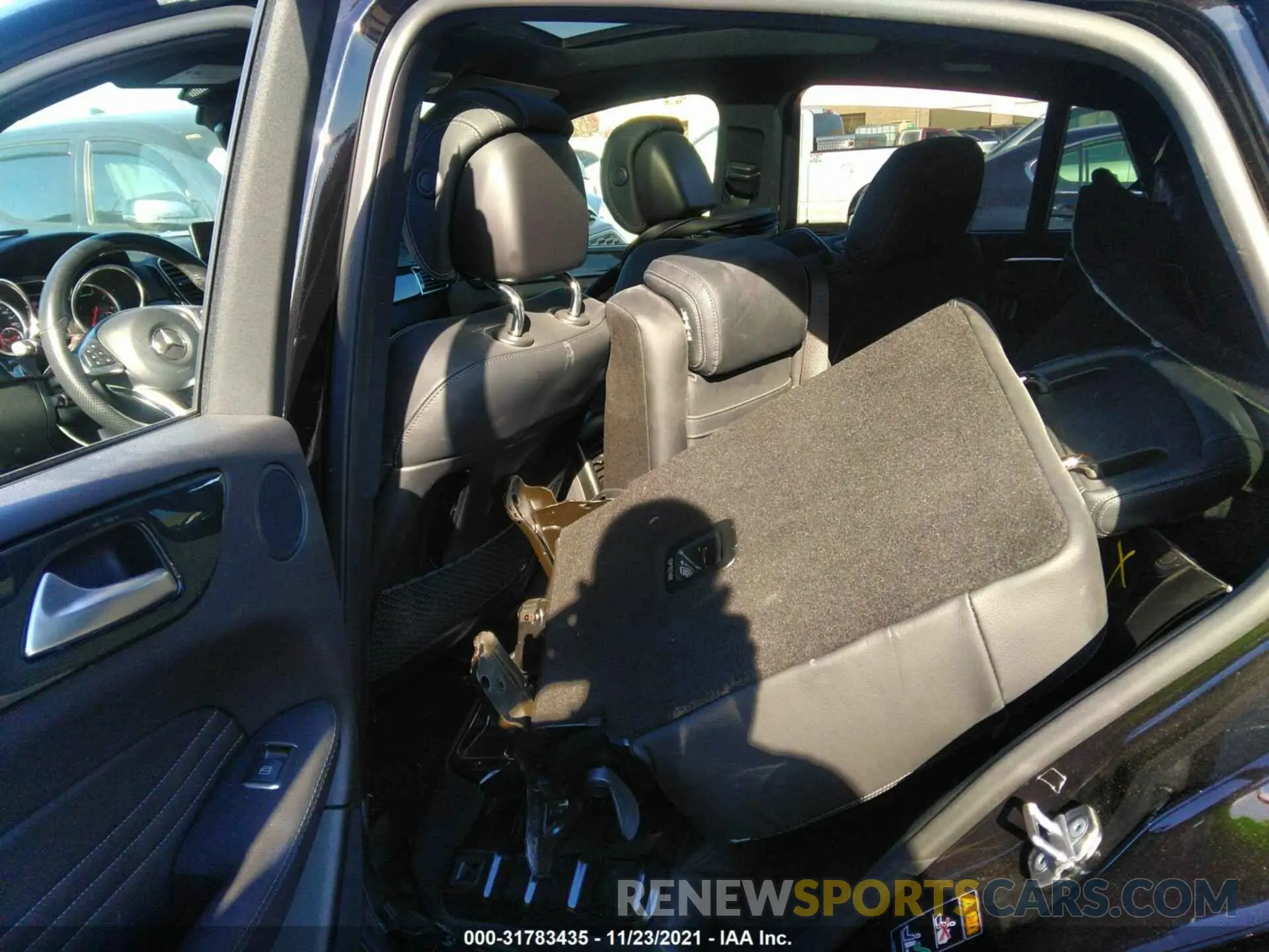 8 Photograph of a damaged car 4JGED6EB2KA149834 MERCEDES-BENZ GLE 2019