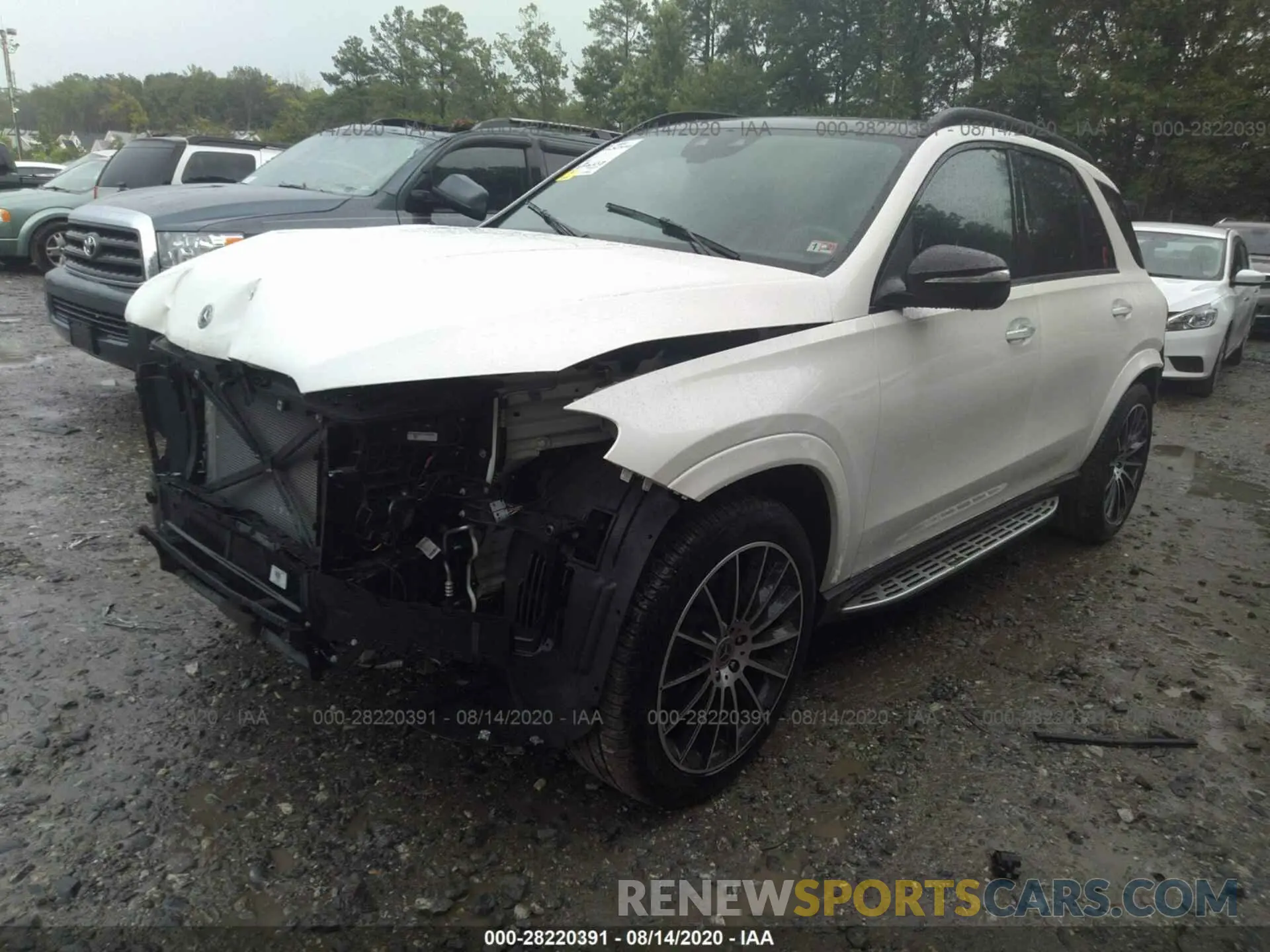 2 Photograph of a damaged car 4JGFB4KB0LA143888 MERCEDES-BENZ GLE 2020