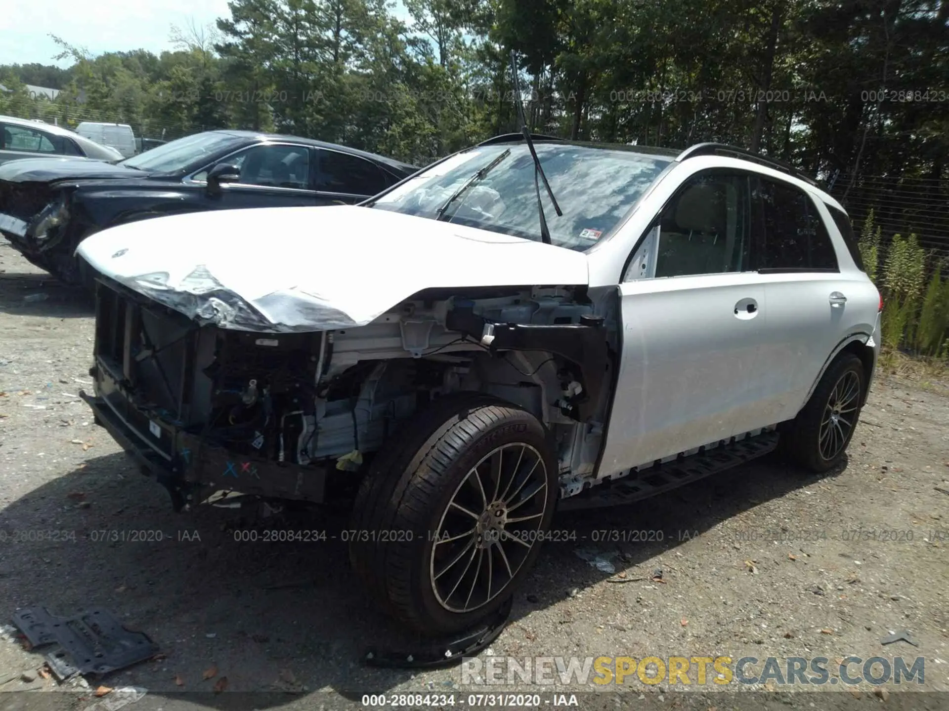 2 Photograph of a damaged car 4JGFB4KB8LA059821 MERCEDES-BENZ GLE 2020