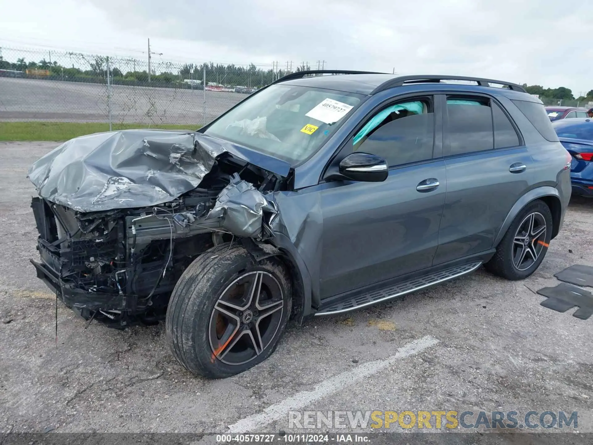 2 Photograph of a damaged car 4JGFB4KB9LA008019 MERCEDES-BENZ GLE 2020