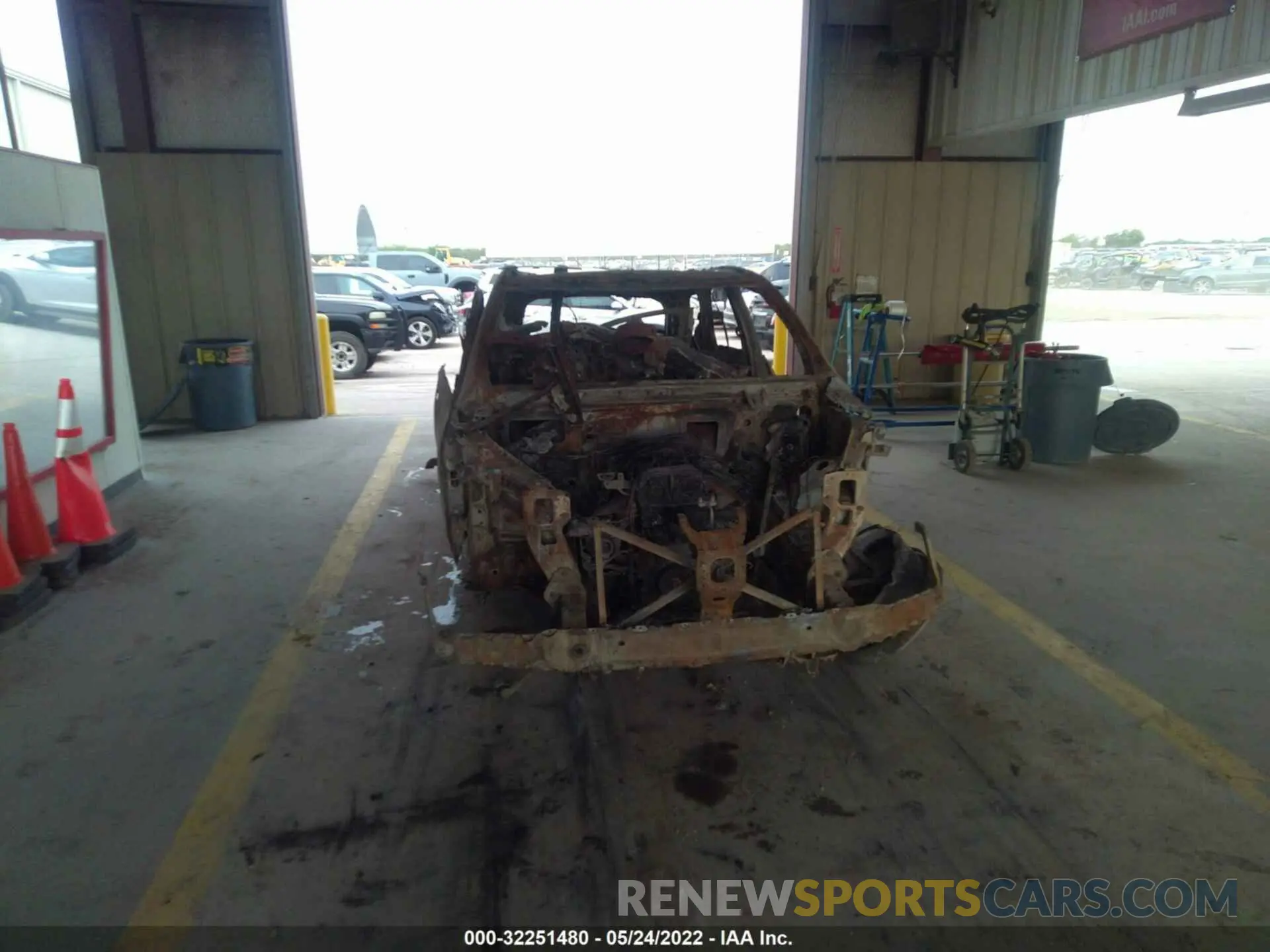 6 Photograph of a damaged car 4JGFB4KE0LA054218 MERCEDES-BENZ GLE 2020