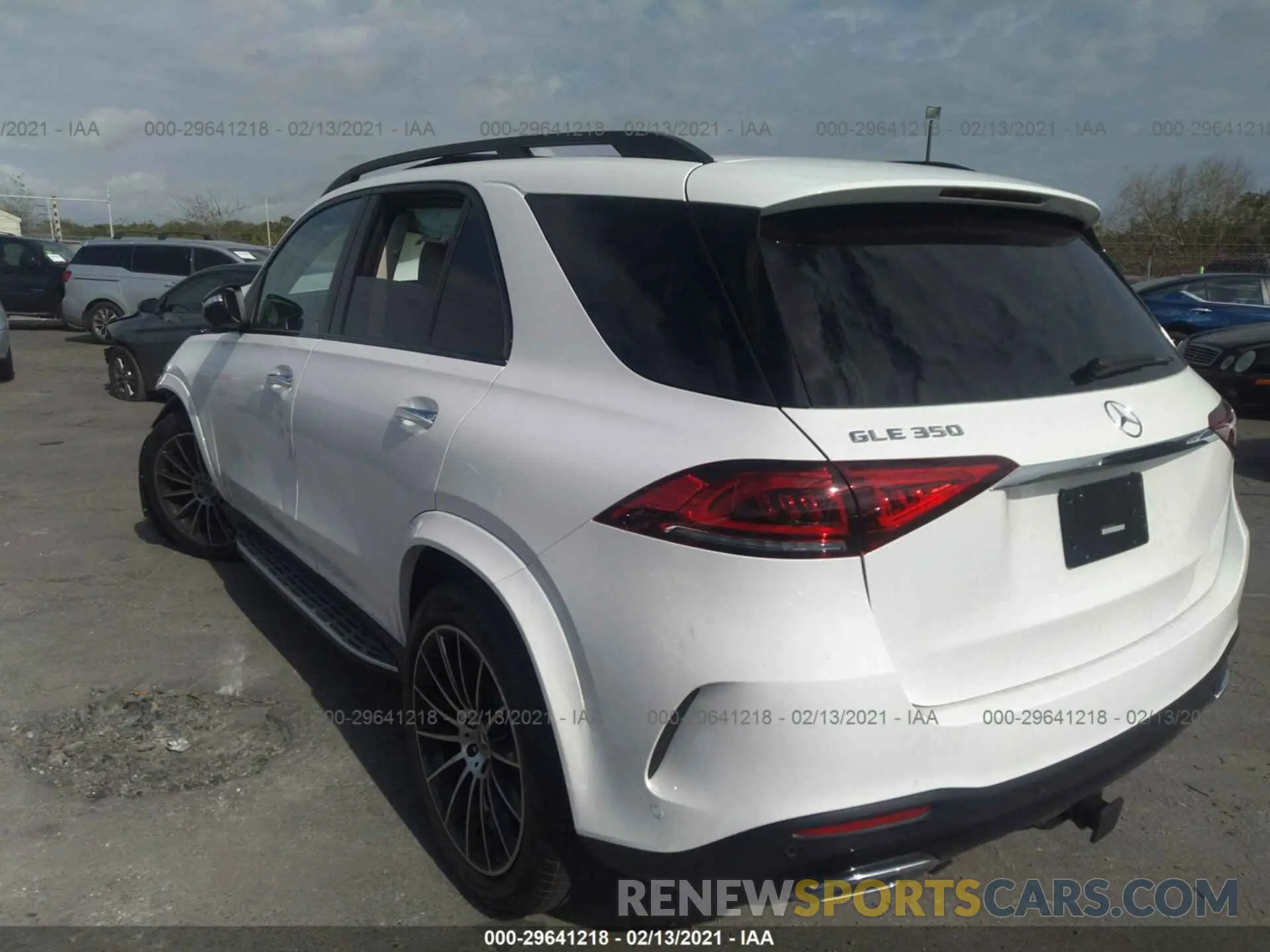 3 Photograph of a damaged car 4JGFB4JB2MA404747 MERCEDES-BENZ GLE 2021