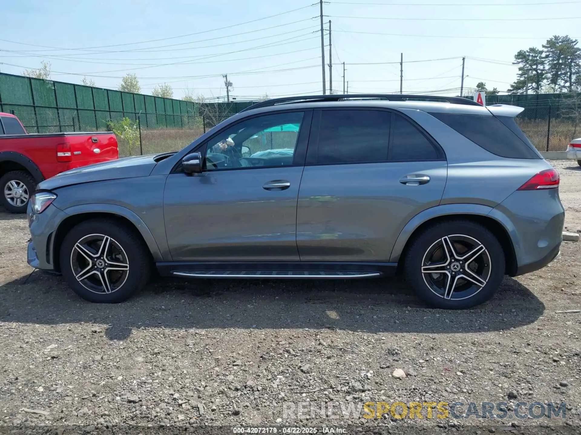 14 Photograph of a damaged car 4JGFB5KB4MA444476 MERCEDES-BENZ GLE 2021