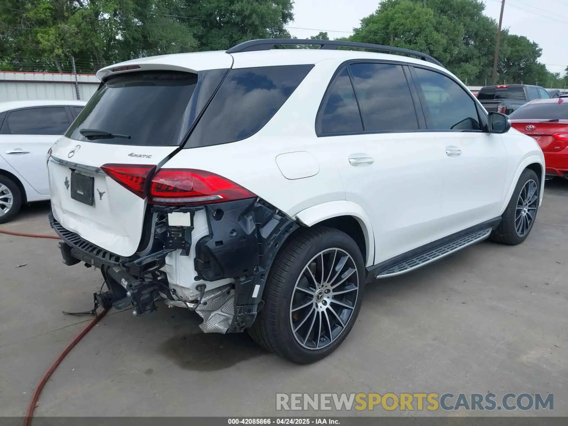 4 Photograph of a damaged car 4JGFB5KB8MA552664 MERCEDES-BENZ GLE 2021