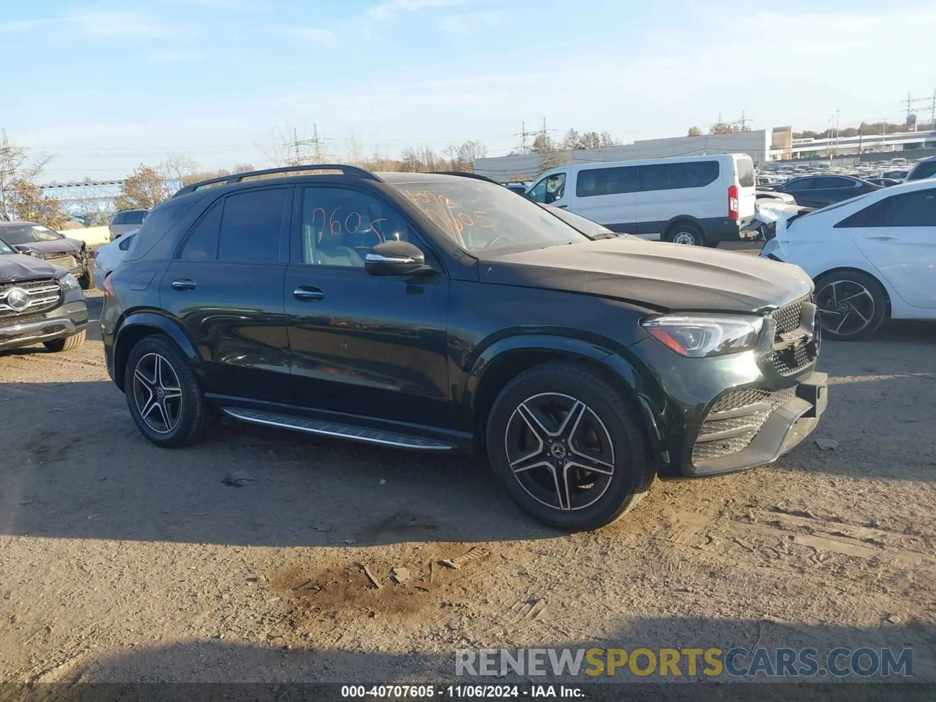 13 Photograph of a damaged car 4JGFB4KB2NA698781 MERCEDES-BENZ GLE 2022