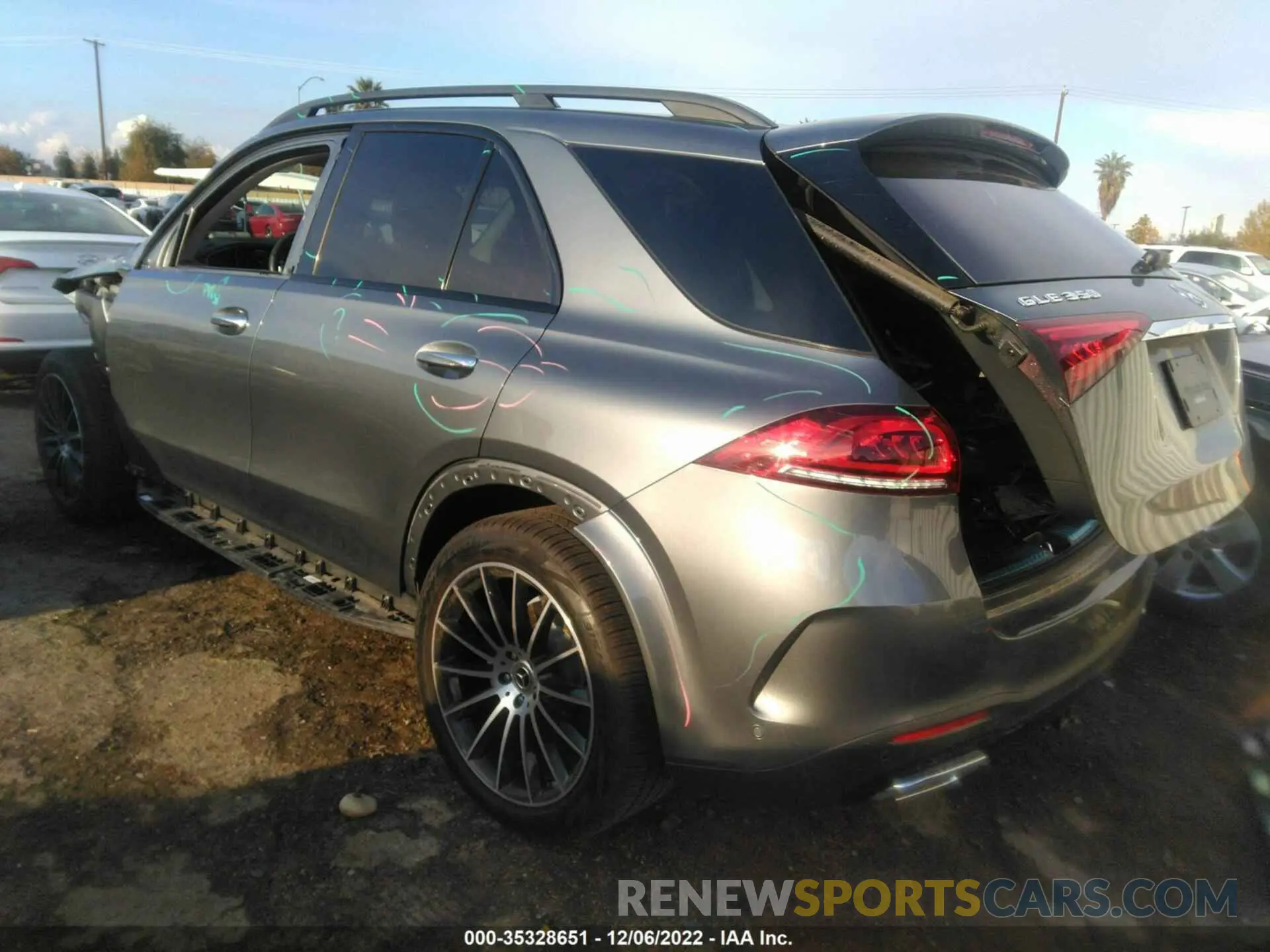 3 Photograph of a damaged car 4JGFB4KEXNA779988 MERCEDES-BENZ GLE 2022
