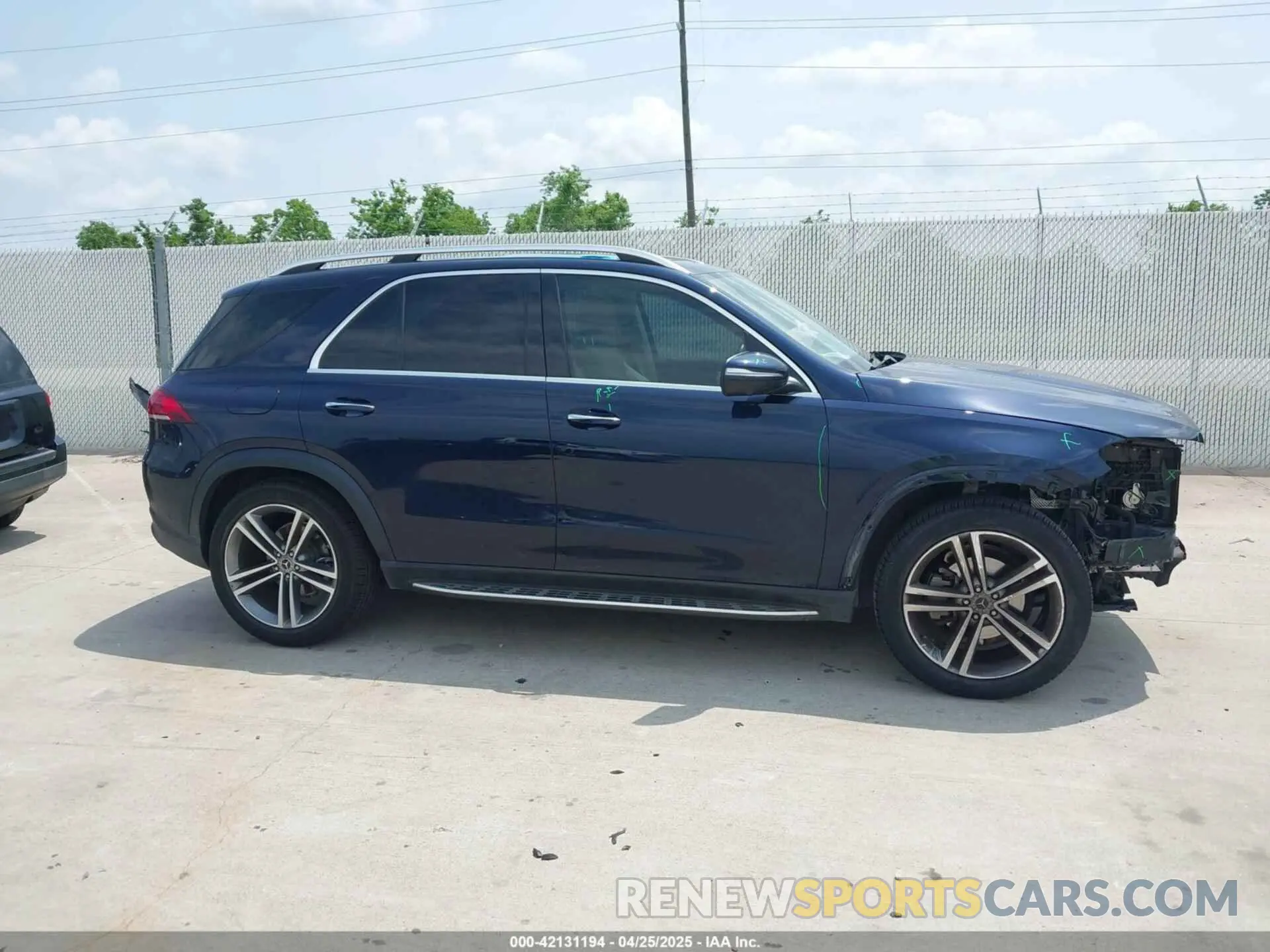 13 Photograph of a damaged car 4JGFB4JB0LA145805 MERCEDES-BENZ GLE 350 2020