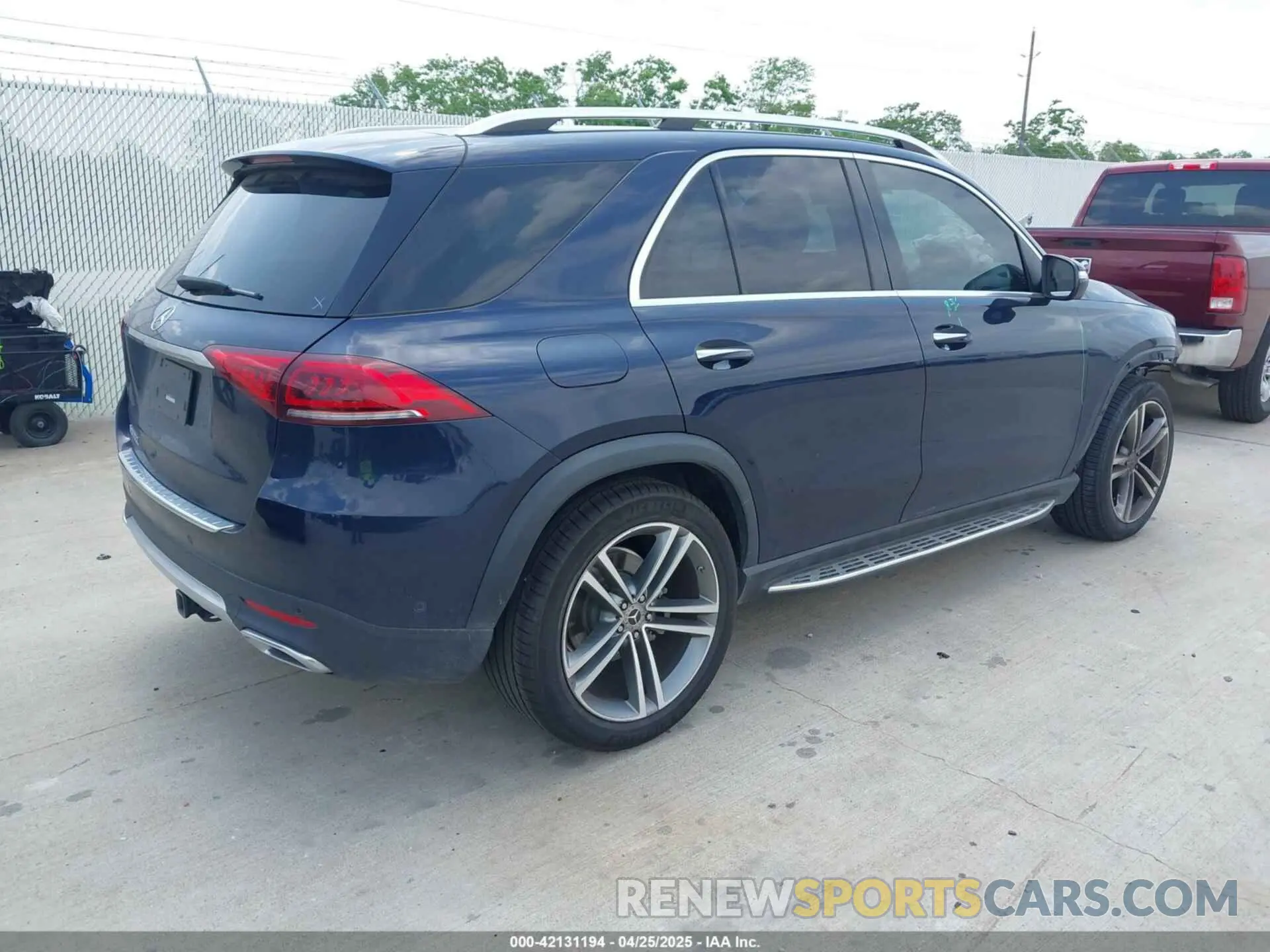 4 Photograph of a damaged car 4JGFB4JB0LA145805 MERCEDES-BENZ GLE 350 2020