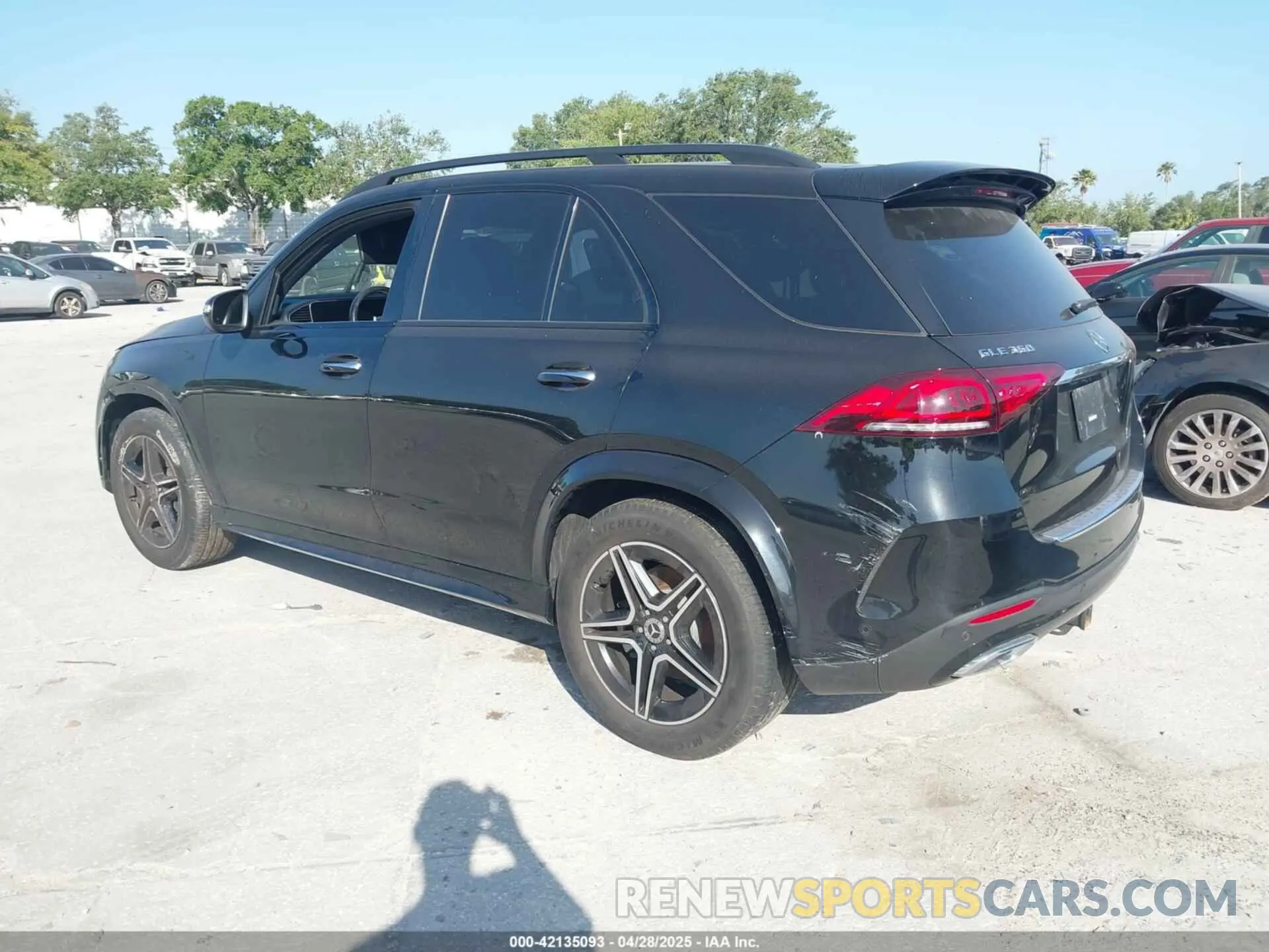 3 Фотография поврежденного автомобиля 4JGFB4JB6LA202864 MERCEDES-BENZ GLE 350 2020