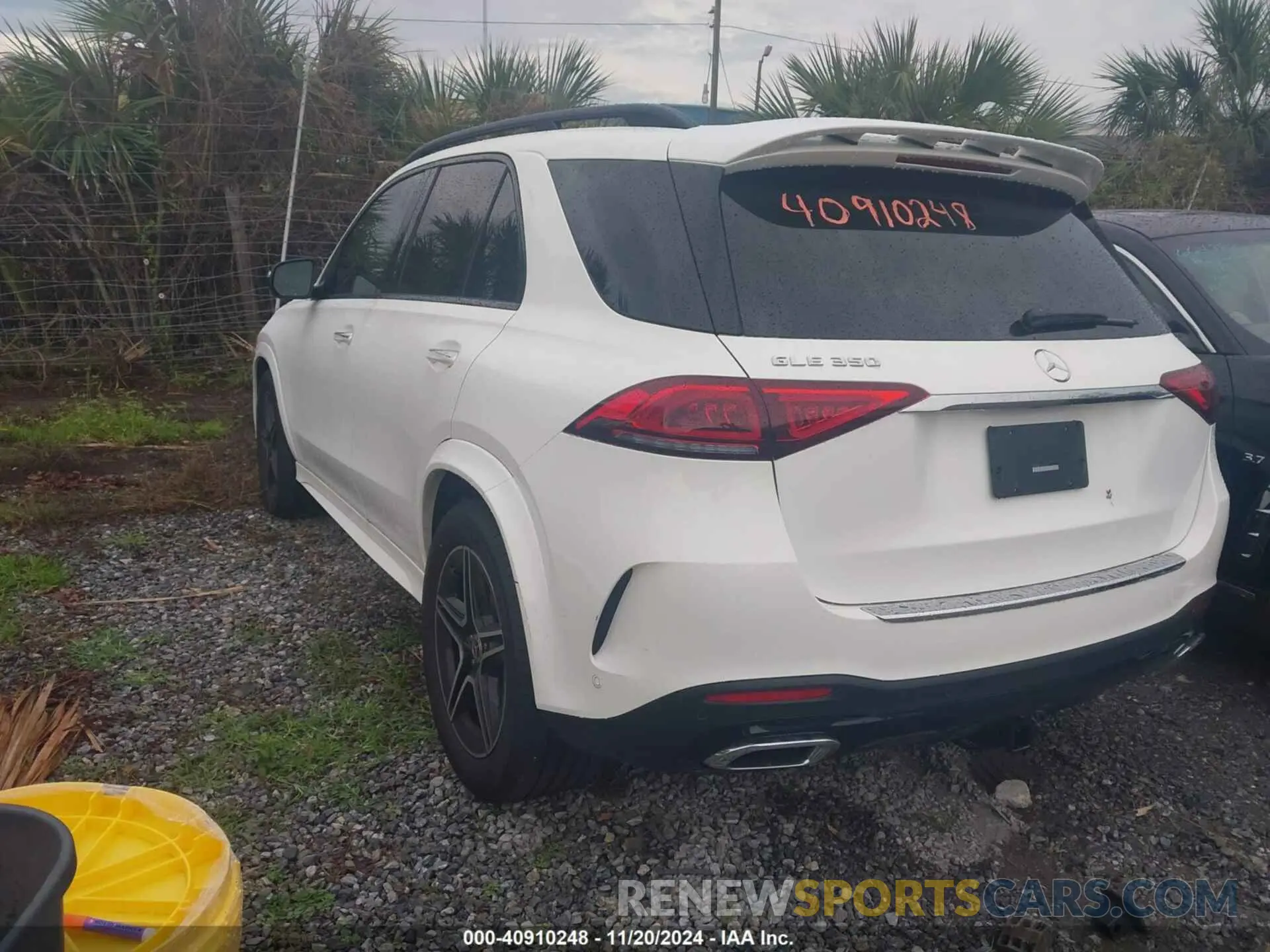 3 Photograph of a damaged car 4JGFB4JB6LA241213 MERCEDES-BENZ GLE 350 2020