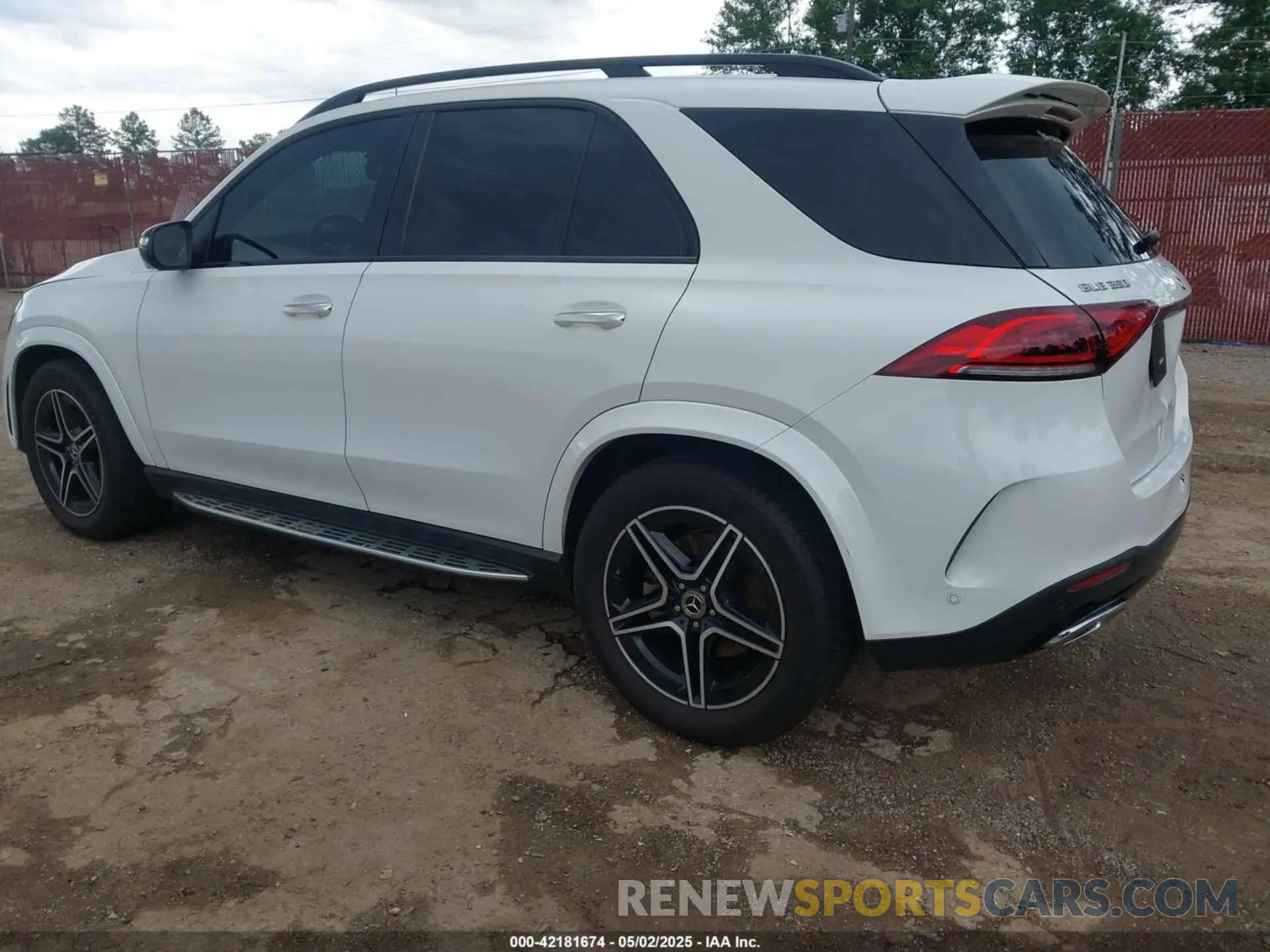 3 Photograph of a damaged car 4JGFB4JB7LA245416 MERCEDES-BENZ GLE 350 2020