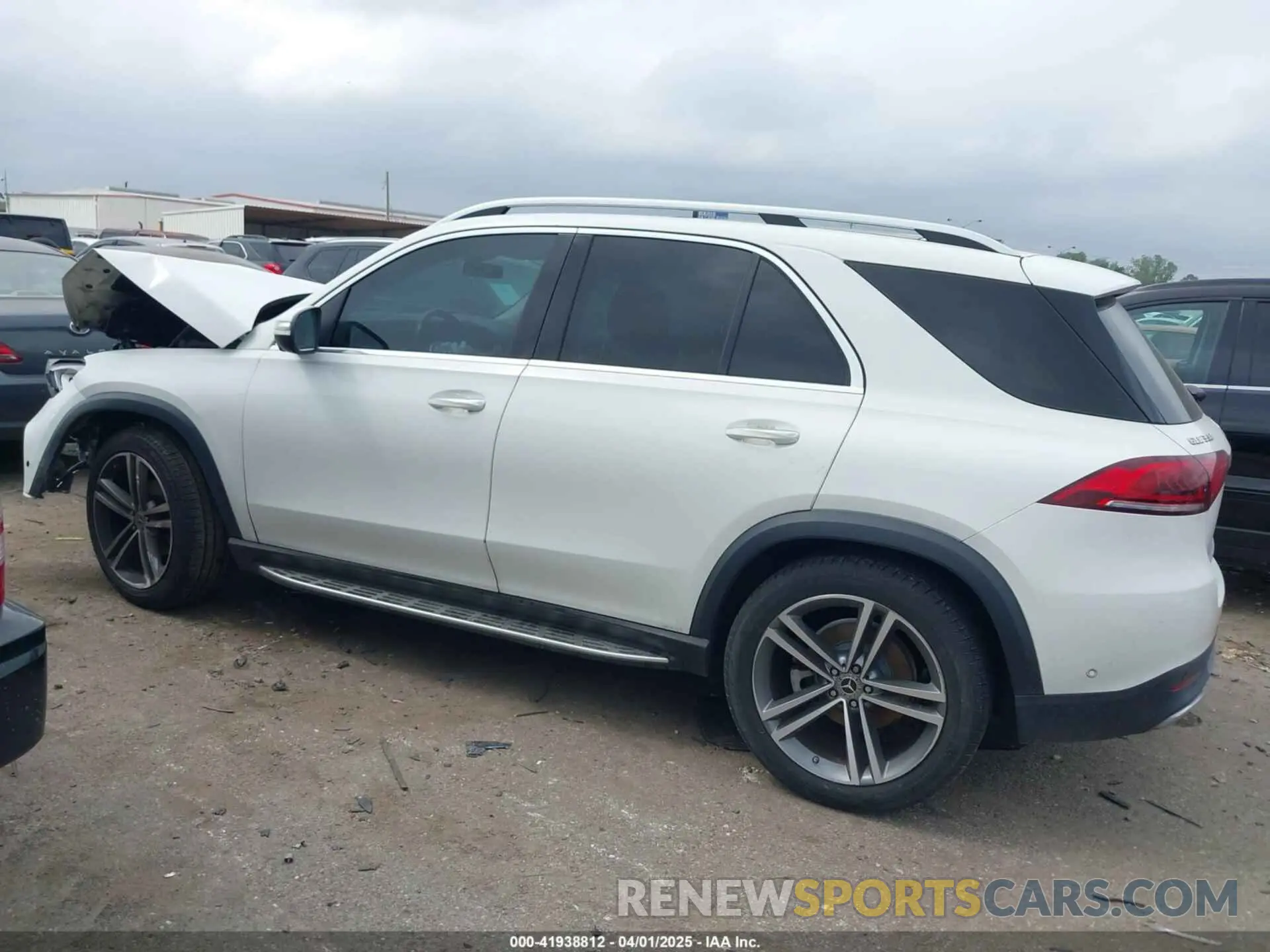 14 Photograph of a damaged car 4JGFB4JB7LA247604 MERCEDES-BENZ GLE 350 2020