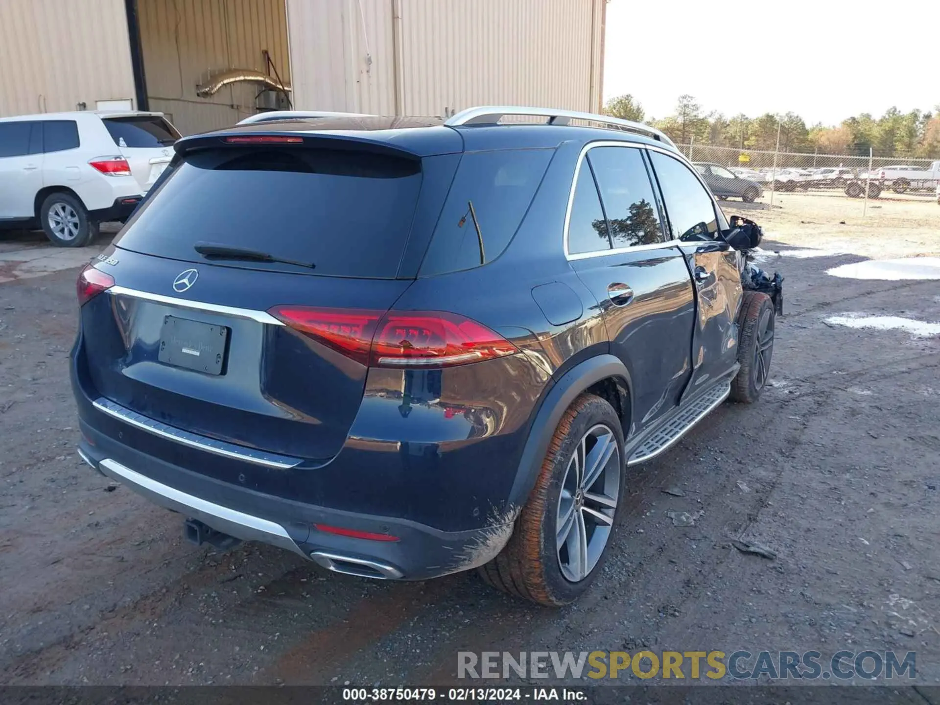 4 Photograph of a damaged car 4JGFB4JE7LA232255 MERCEDES-BENZ GLE 350 2020