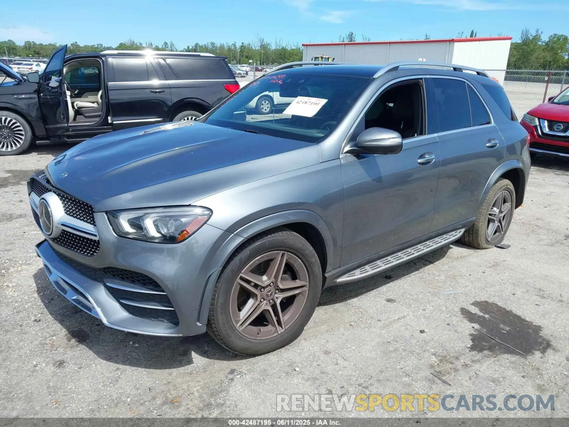 2 Photograph of a damaged car 4JGFB4KB0LA060591 MERCEDES-BENZ GLE 350 2020