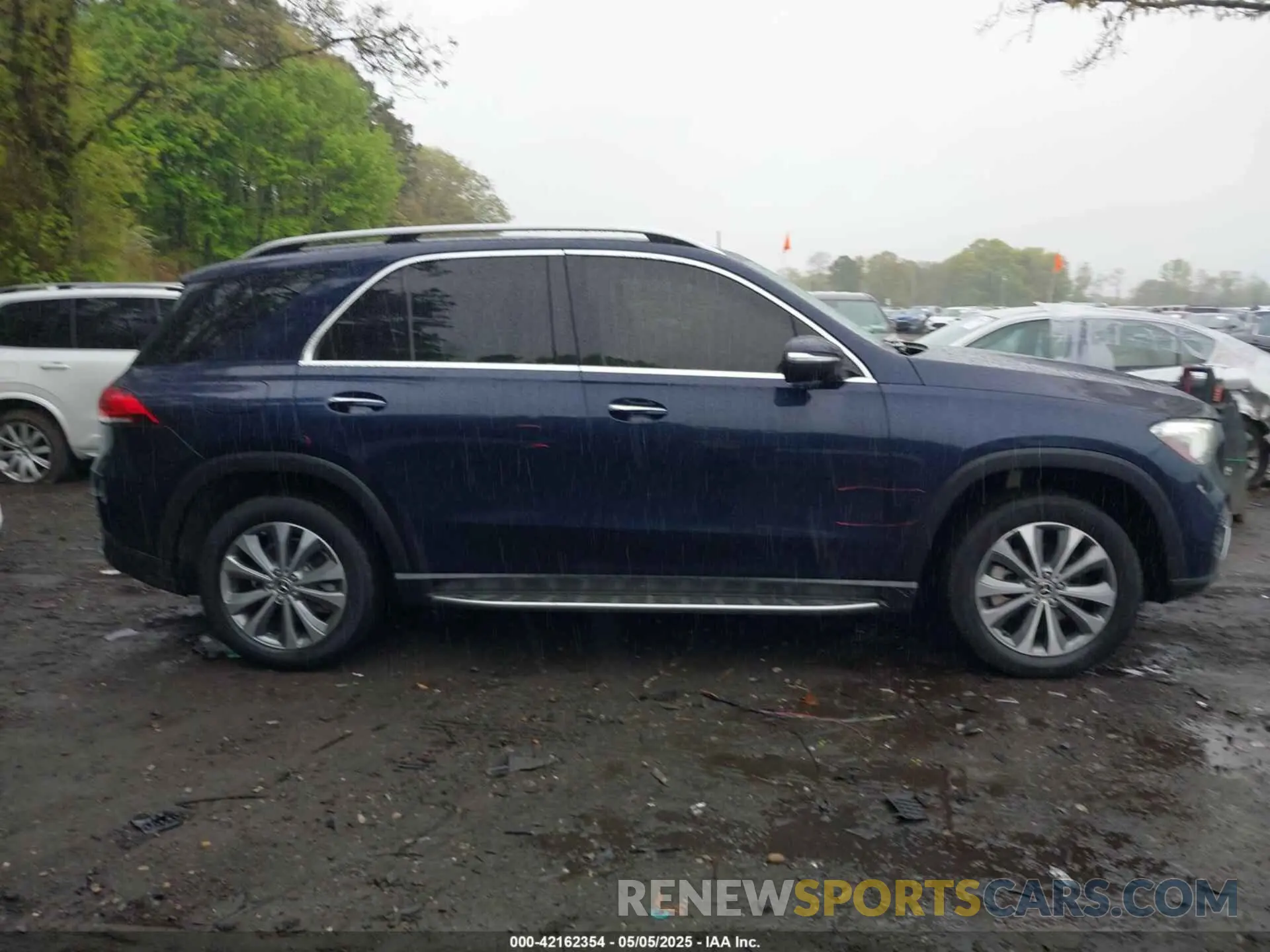 13 Photograph of a damaged car 4JGFB4KB1LA033657 MERCEDES-BENZ GLE 350 2020
