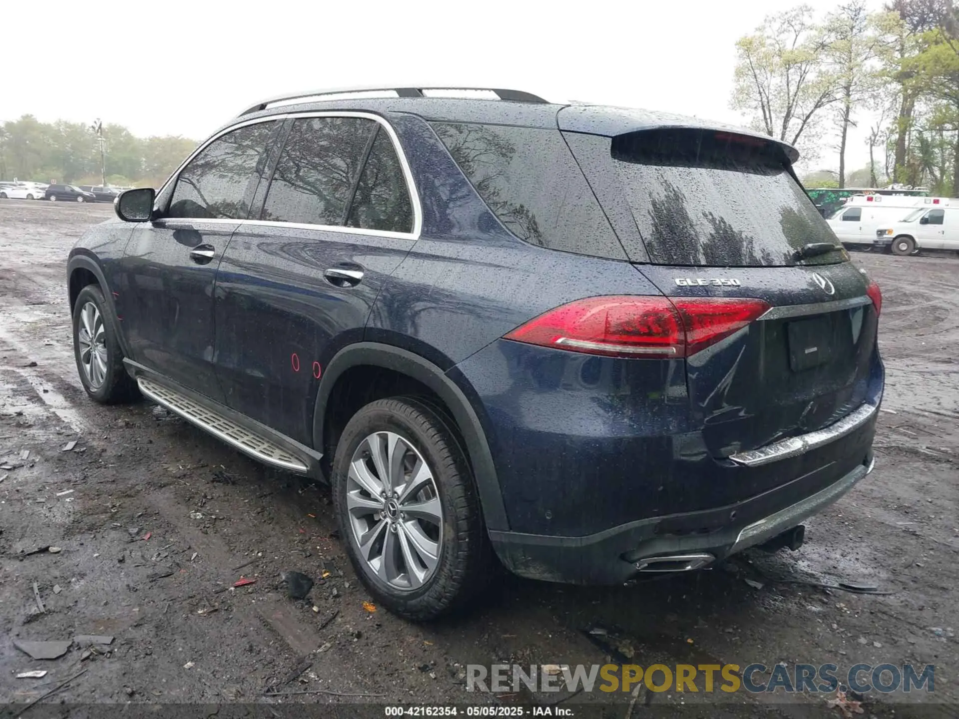 3 Photograph of a damaged car 4JGFB4KB1LA033657 MERCEDES-BENZ GLE 350 2020