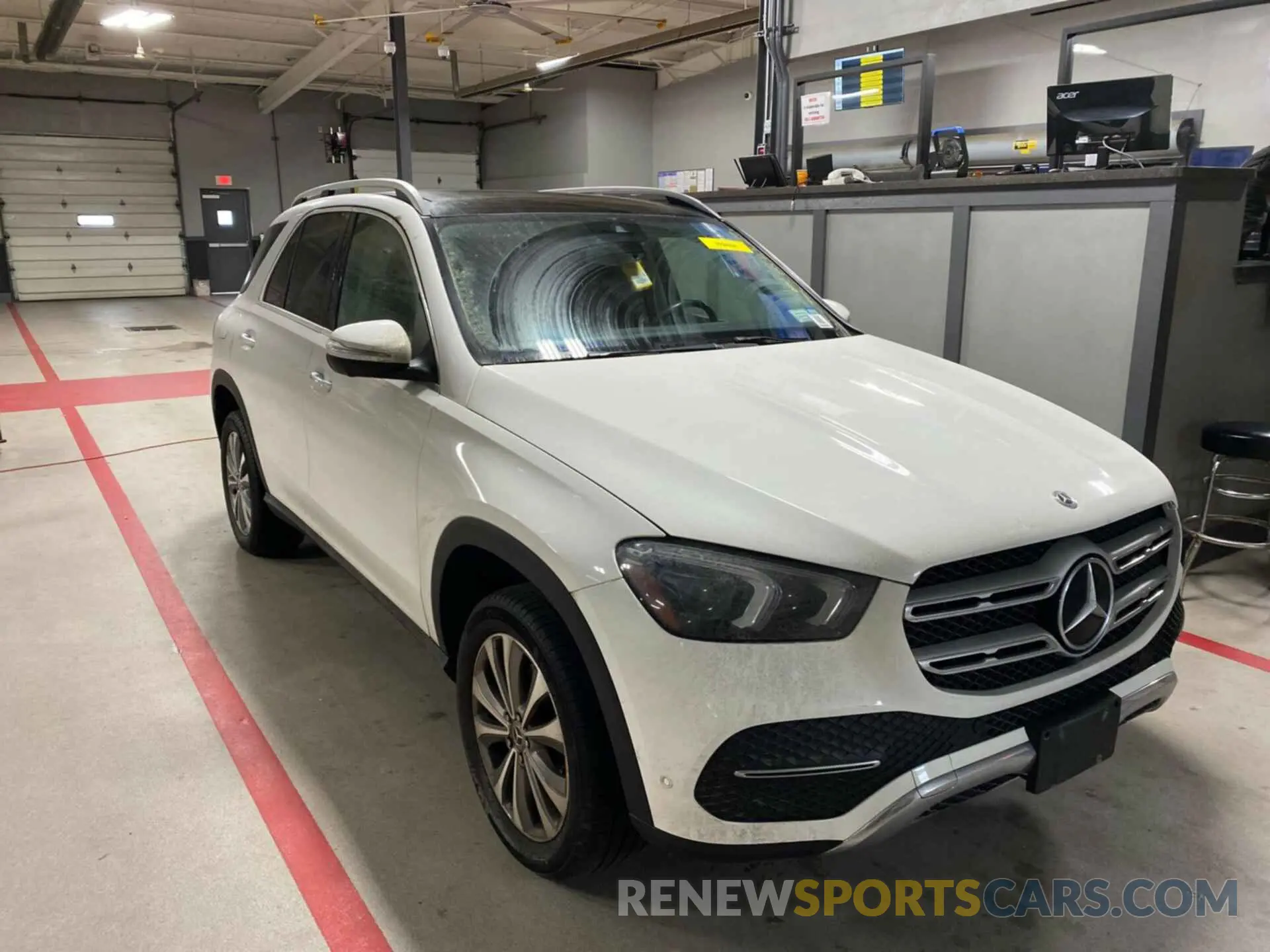 11 Photograph of a damaged car 4JGFB4KB1LA066058 MERCEDES-BENZ GLE 350 2020