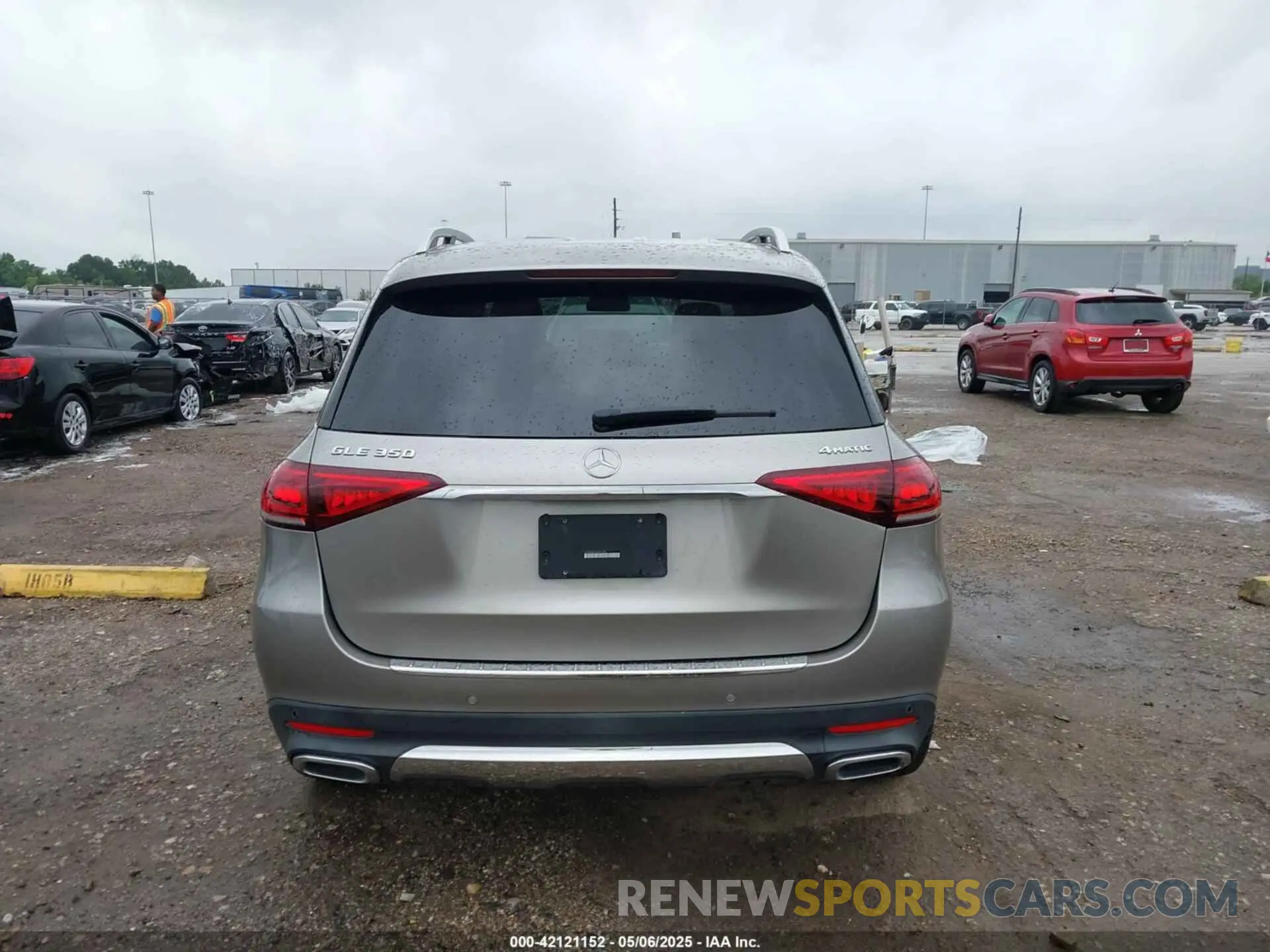 16 Photograph of a damaged car 4JGFB4KB2LA033392 MERCEDES-BENZ GLE 350 2020