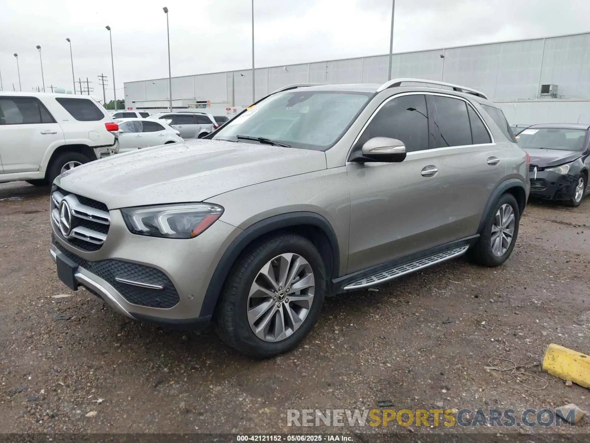 2 Photograph of a damaged car 4JGFB4KB2LA033392 MERCEDES-BENZ GLE 350 2020