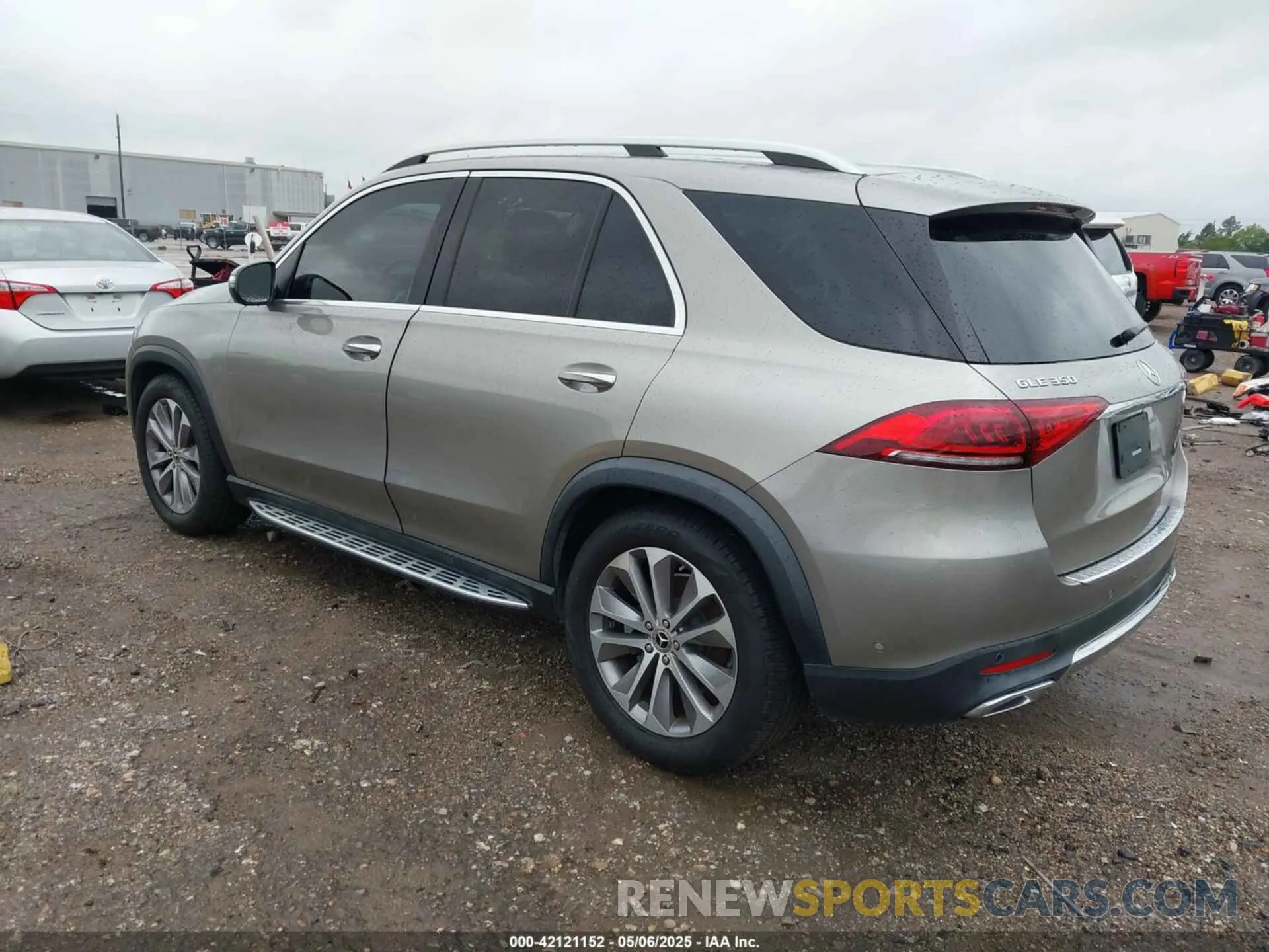 3 Photograph of a damaged car 4JGFB4KB2LA033392 MERCEDES-BENZ GLE 350 2020