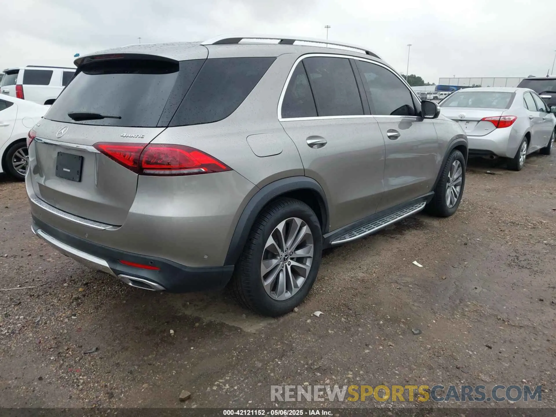 4 Photograph of a damaged car 4JGFB4KB2LA033392 MERCEDES-BENZ GLE 350 2020
