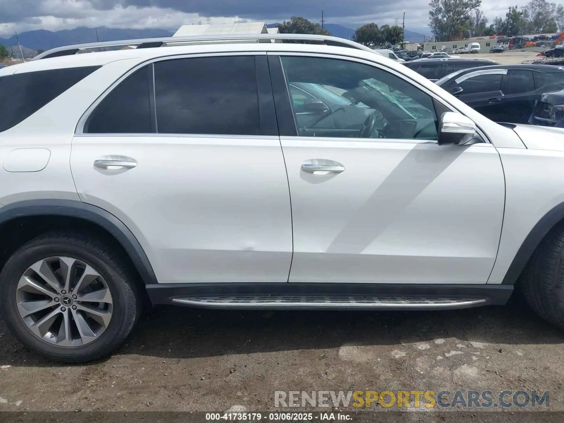 13 Photograph of a damaged car 4JGFB4KB2LA063217 MERCEDES-BENZ GLE 350 2020