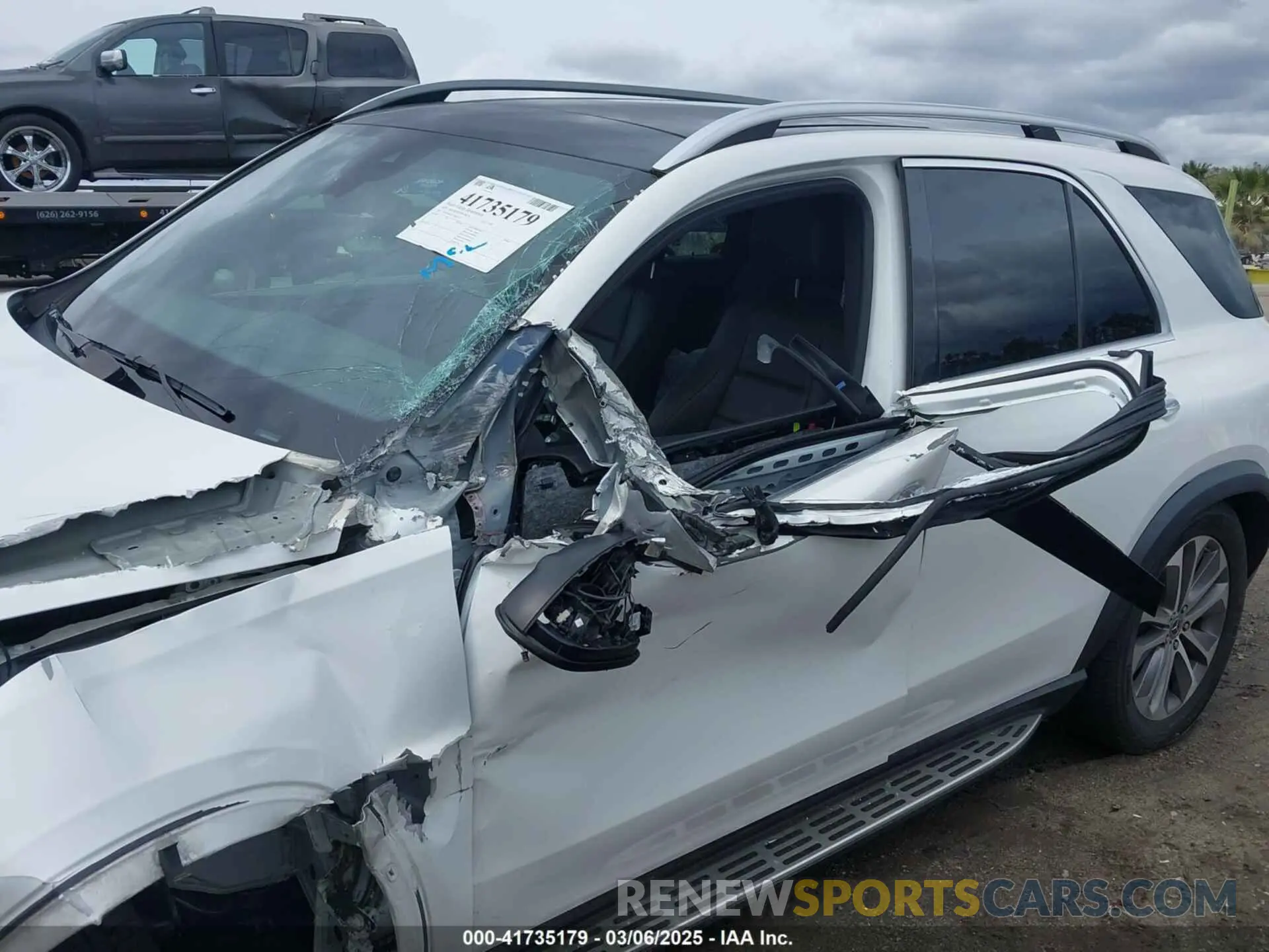 17 Photograph of a damaged car 4JGFB4KB2LA063217 MERCEDES-BENZ GLE 350 2020
