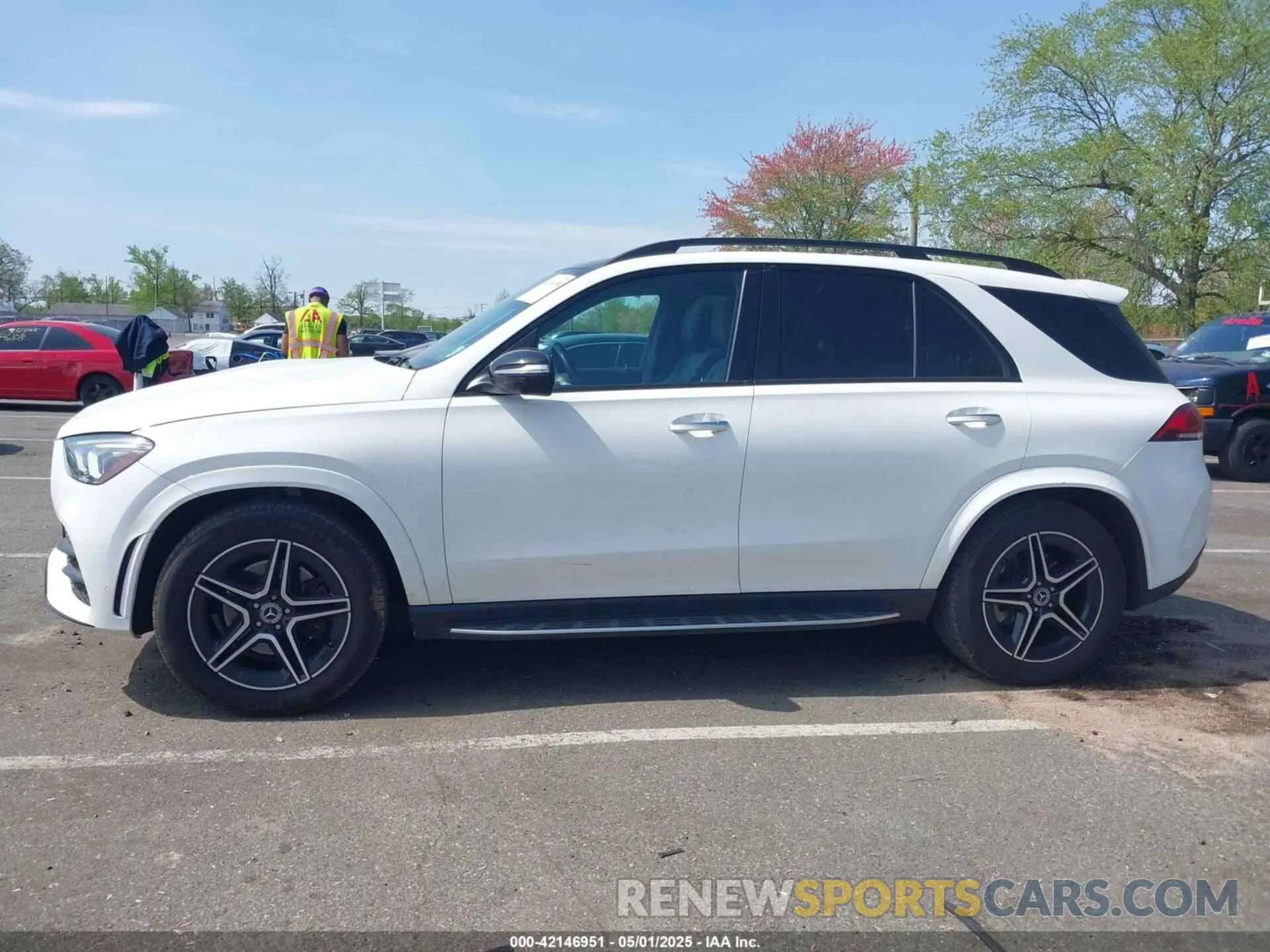 14 Photograph of a damaged car 4JGFB4KB2LA172745 MERCEDES-BENZ GLE 350 2020