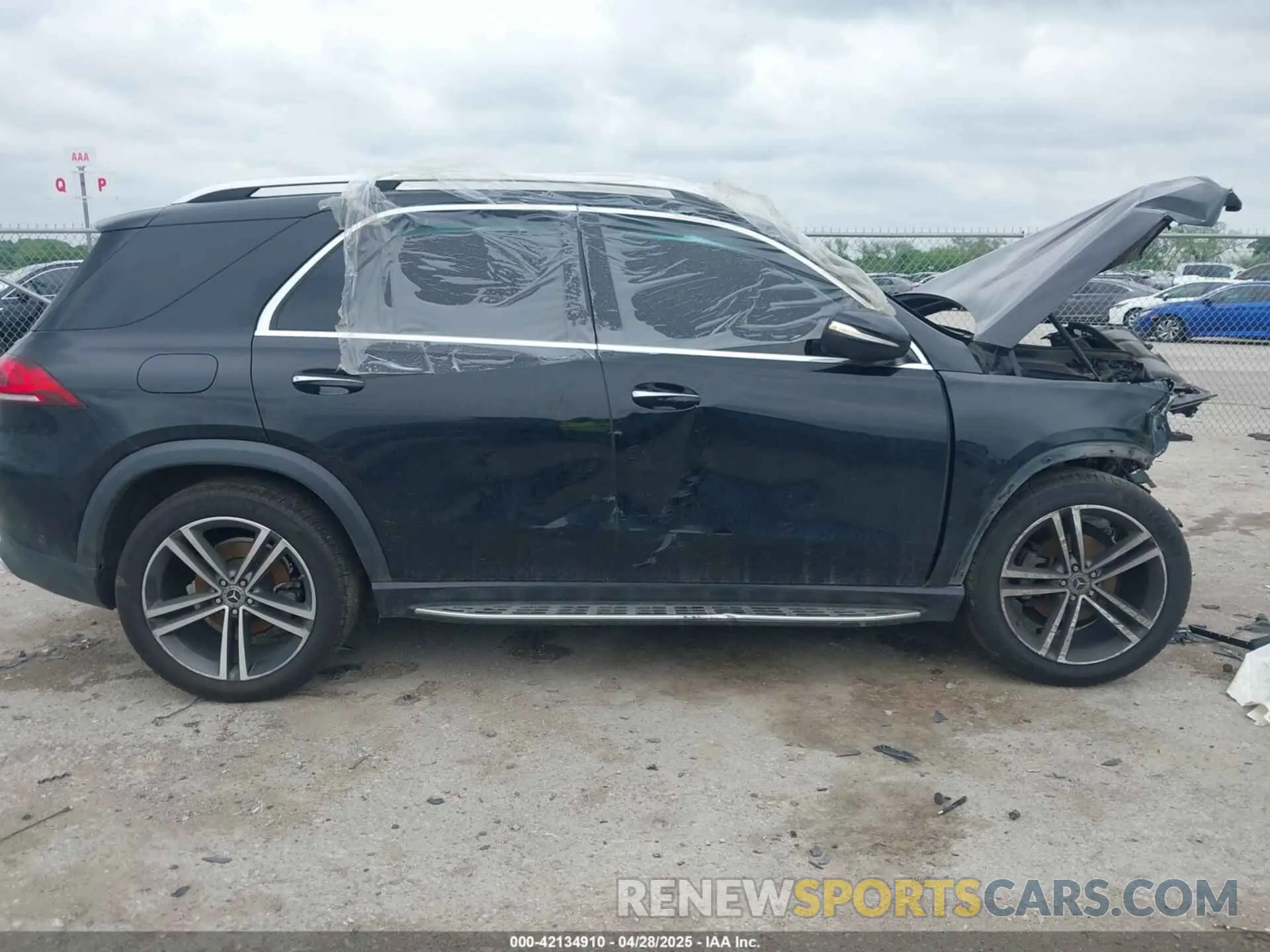 12 Photograph of a damaged car 4JGFB4KB3LA043879 MERCEDES-BENZ GLE 350 2020