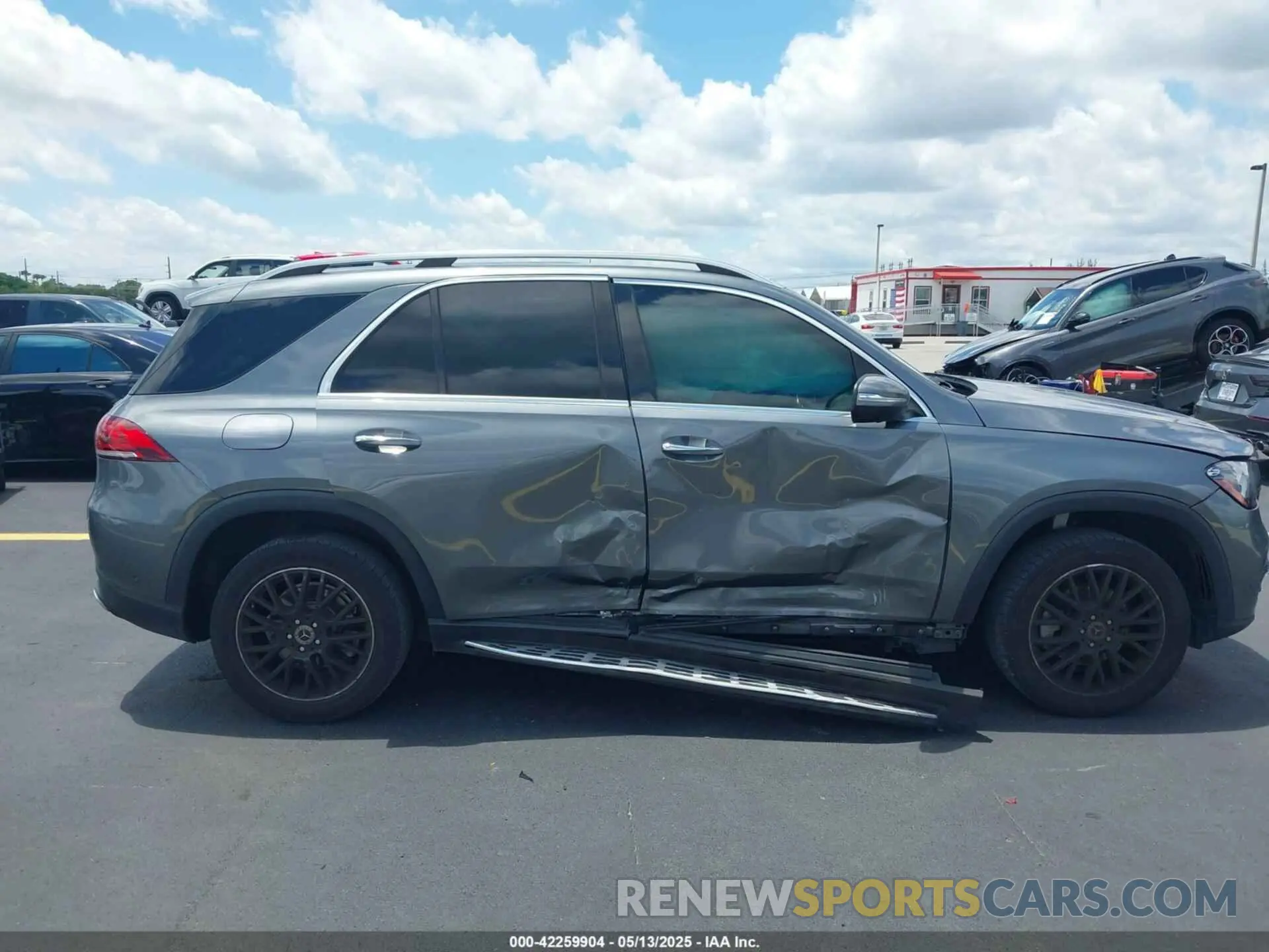 13 Photograph of a damaged car 4JGFB4KB4LA013712 MERCEDES-BENZ GLE 350 2020