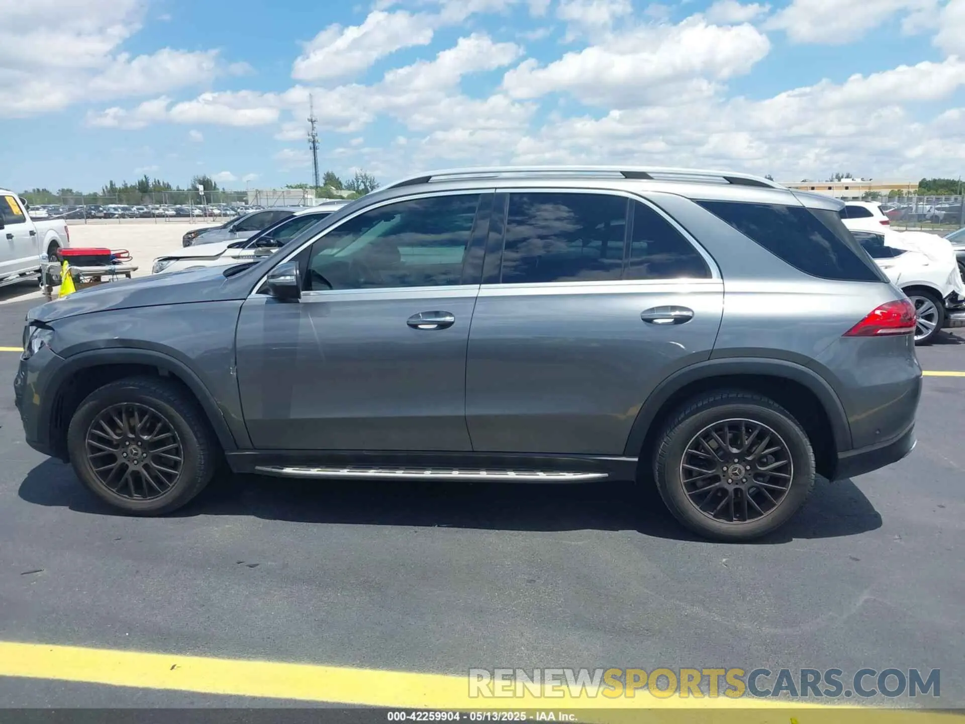 14 Photograph of a damaged car 4JGFB4KB4LA013712 MERCEDES-BENZ GLE 350 2020