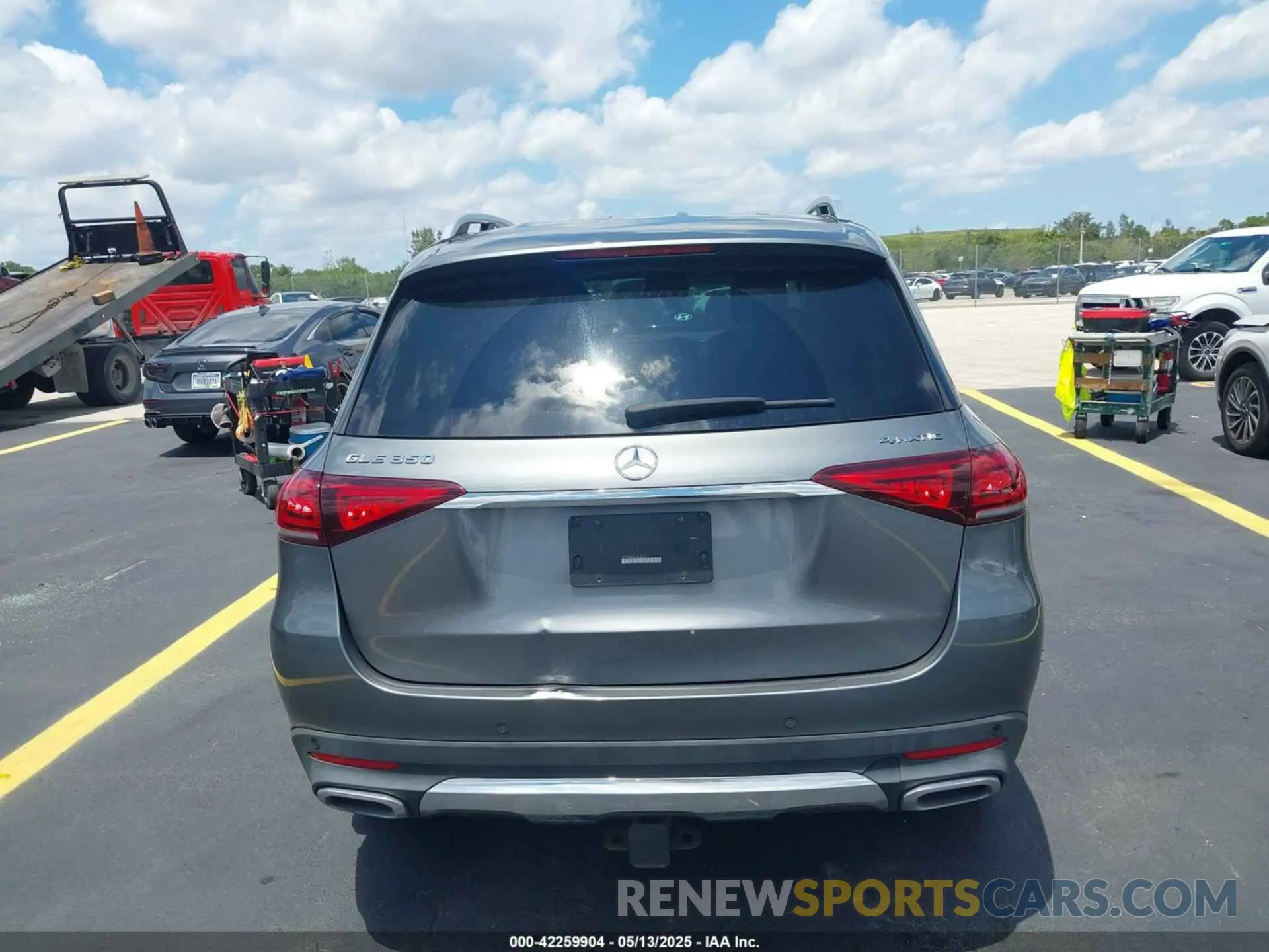 16 Photograph of a damaged car 4JGFB4KB4LA013712 MERCEDES-BENZ GLE 350 2020