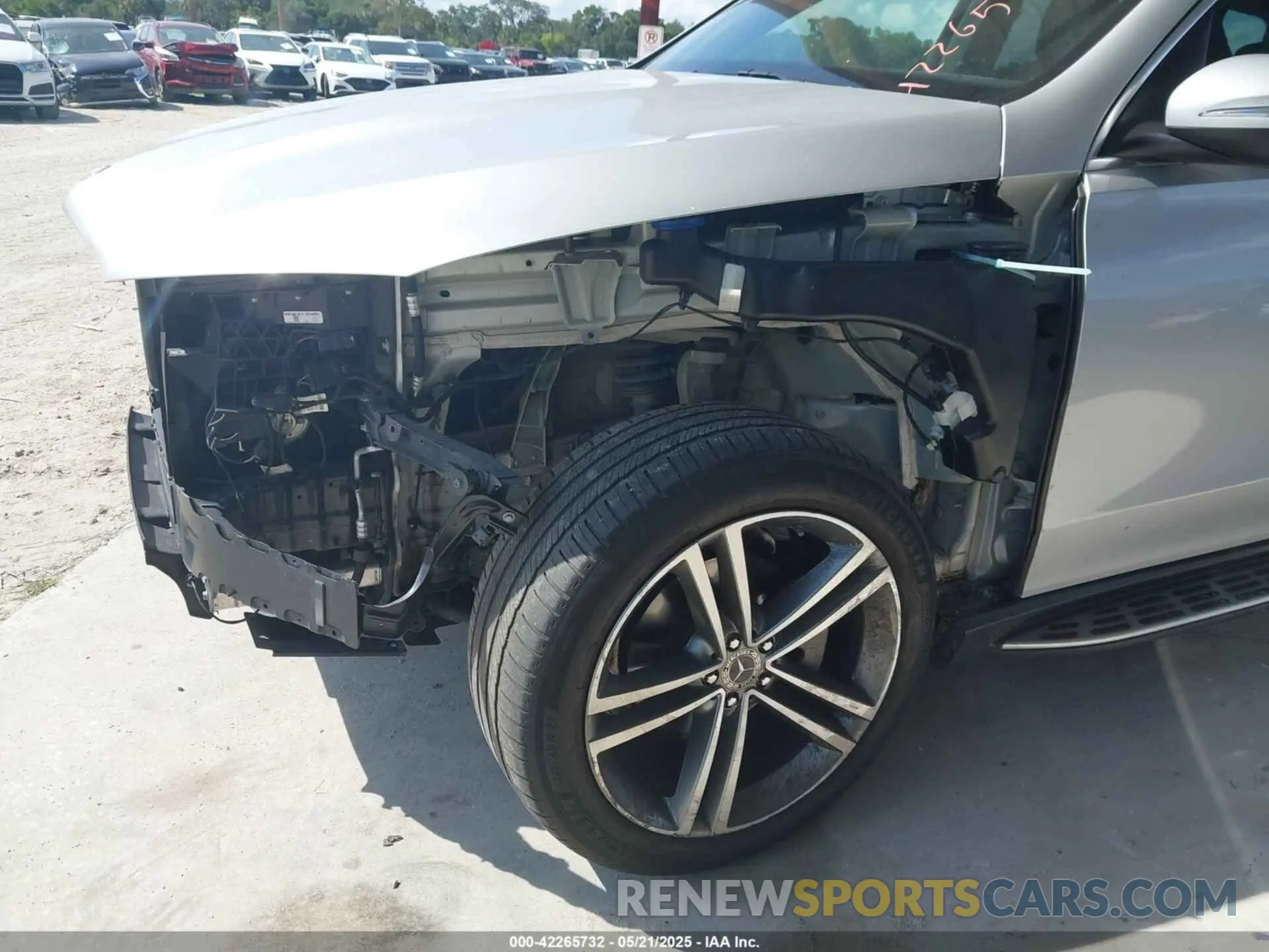 19 Photograph of a damaged car 4JGFB4KB4LA101207 MERCEDES-BENZ GLE 350 2020
