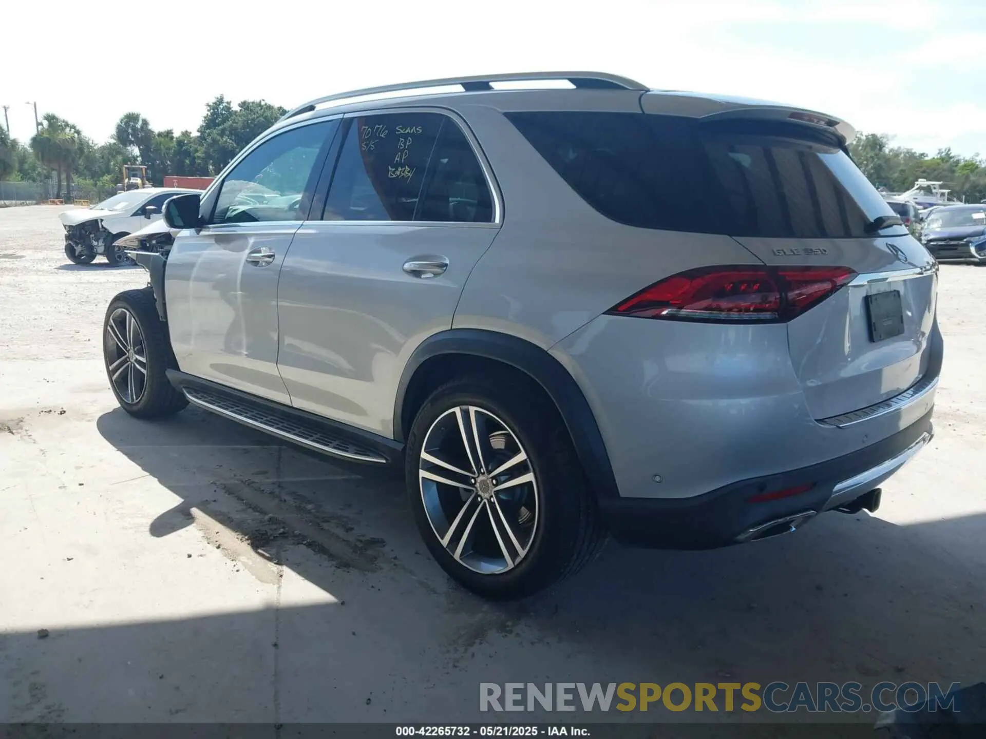 3 Photograph of a damaged car 4JGFB4KB4LA101207 MERCEDES-BENZ GLE 350 2020