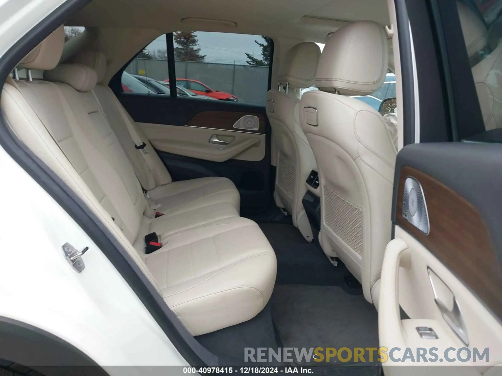 8 Photograph of a damaged car 4JGFB4KB6LA059381 MERCEDES-BENZ GLE 350 2020