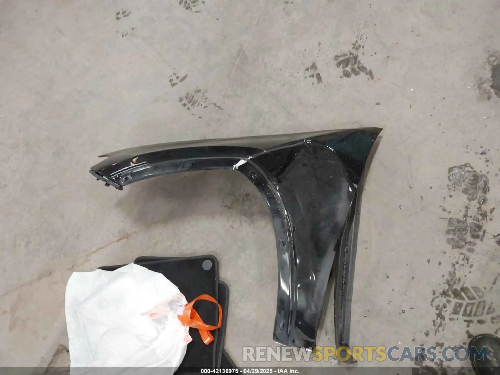 12 Photograph of a damaged car 4JGFB4KE0LA013524 MERCEDES-BENZ GLE 350 2020